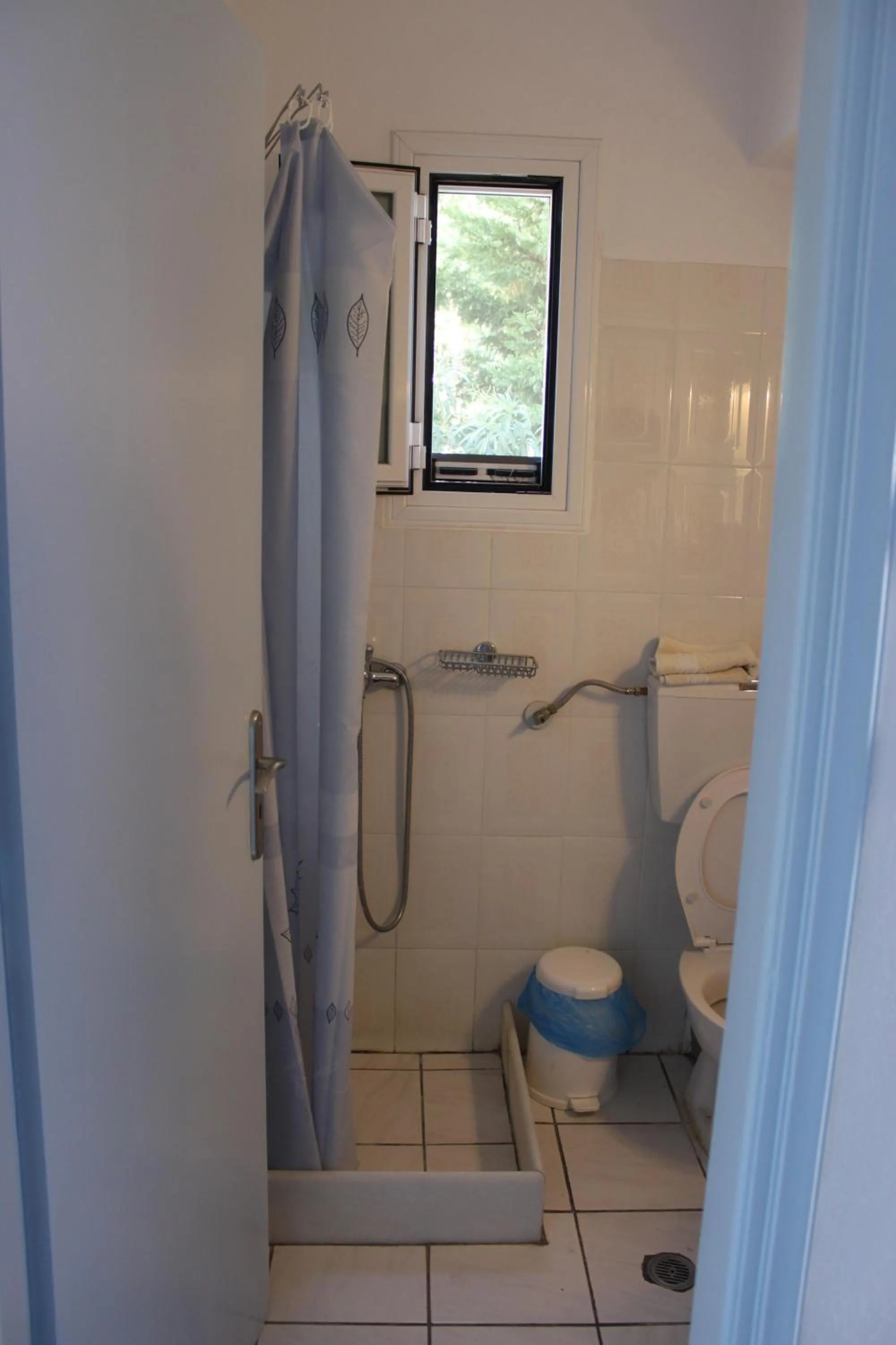 Bathroom in Alvi Studios