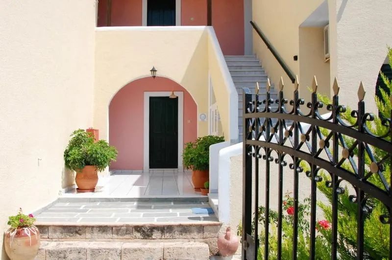 Facade/entrance in Alvi Studios