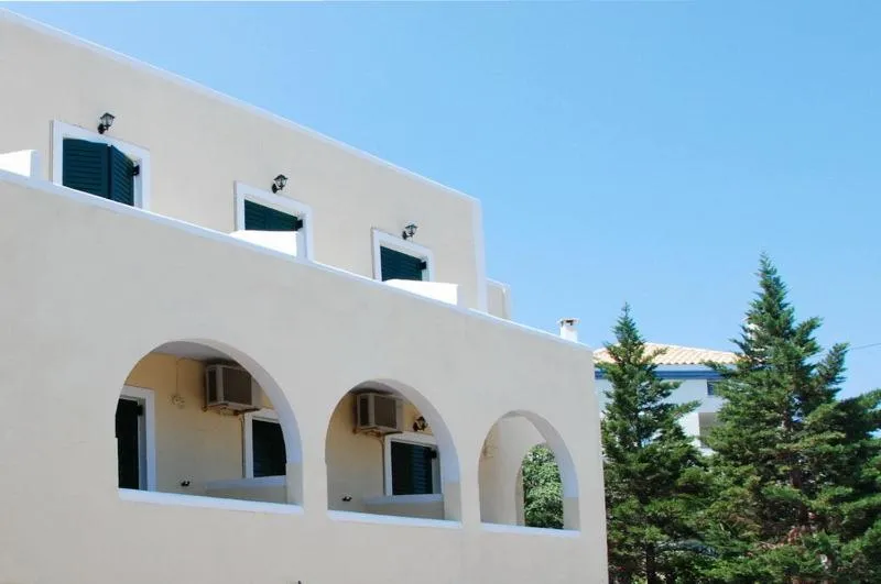 Facade/entrance in Alvi Studios