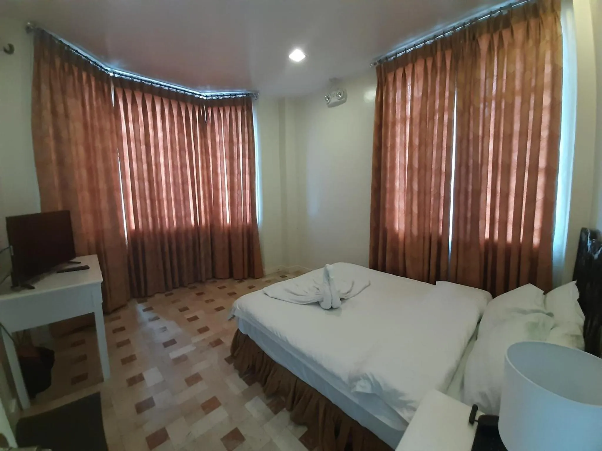 Bed in RedDoorz at Balatas Magsaysay Road Naga City