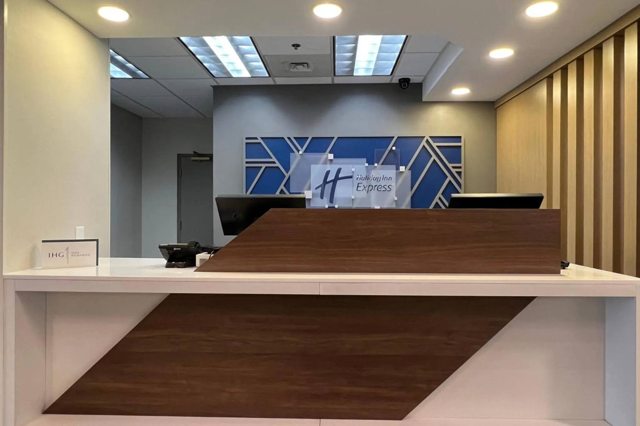 Property building in Holiday Inn Express Harrisburg I-81 - Hershey By IHG