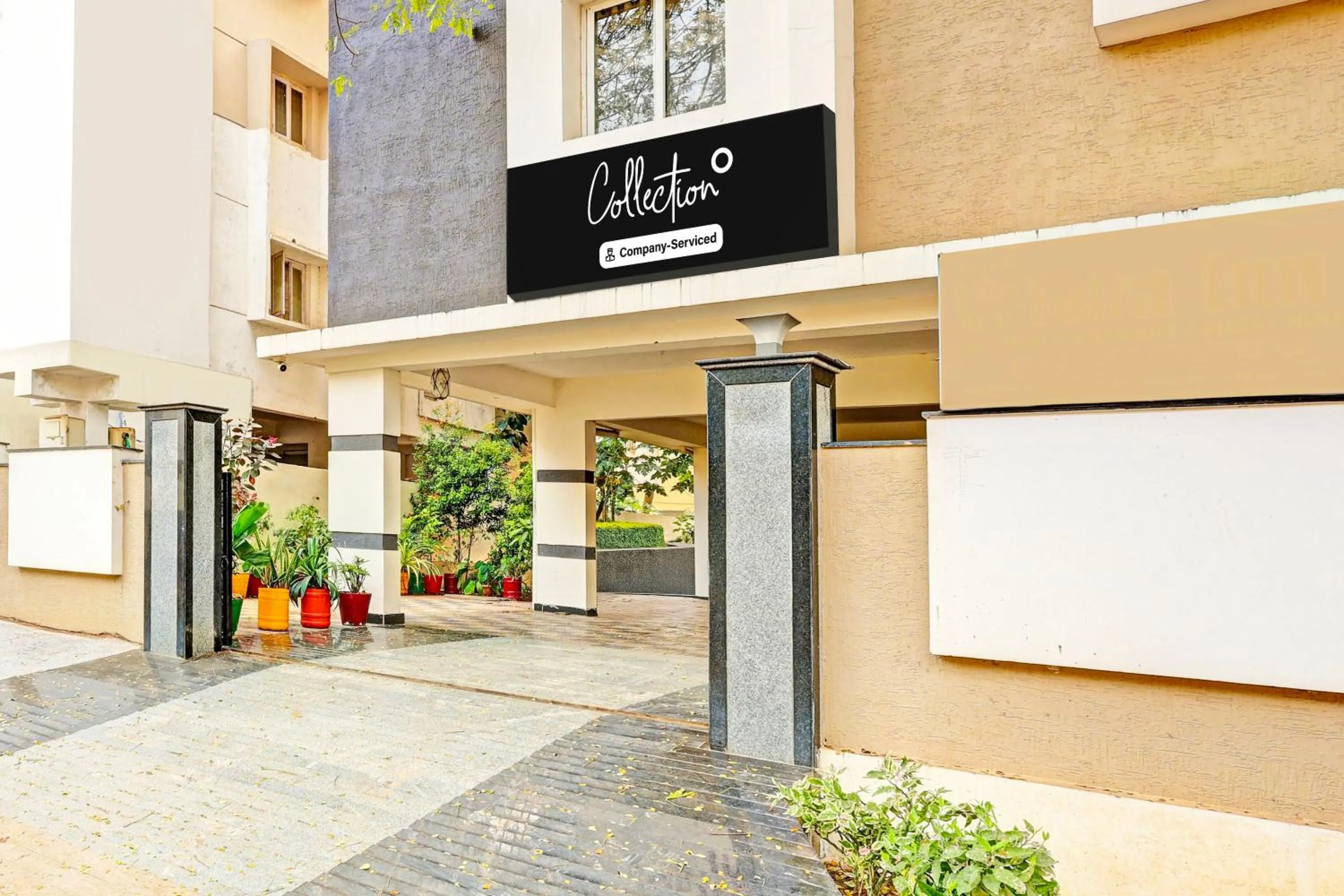 Facade/entrance in Super Collection O Beach Road Near GITAM