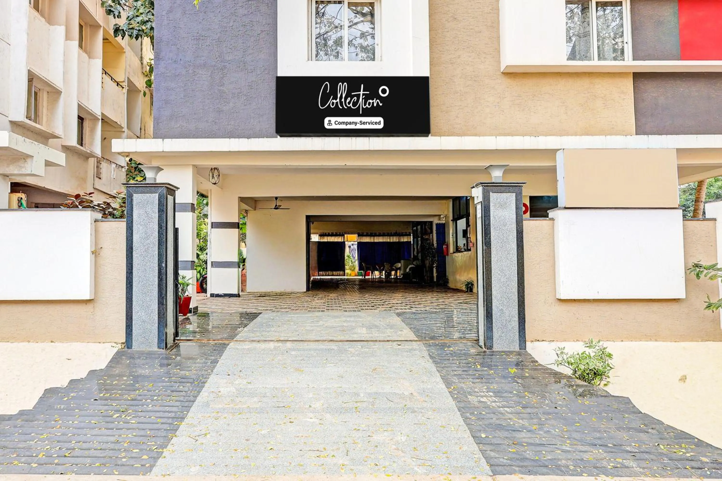 Facade/entrance in Super Collection O Beach Road Near GITAM