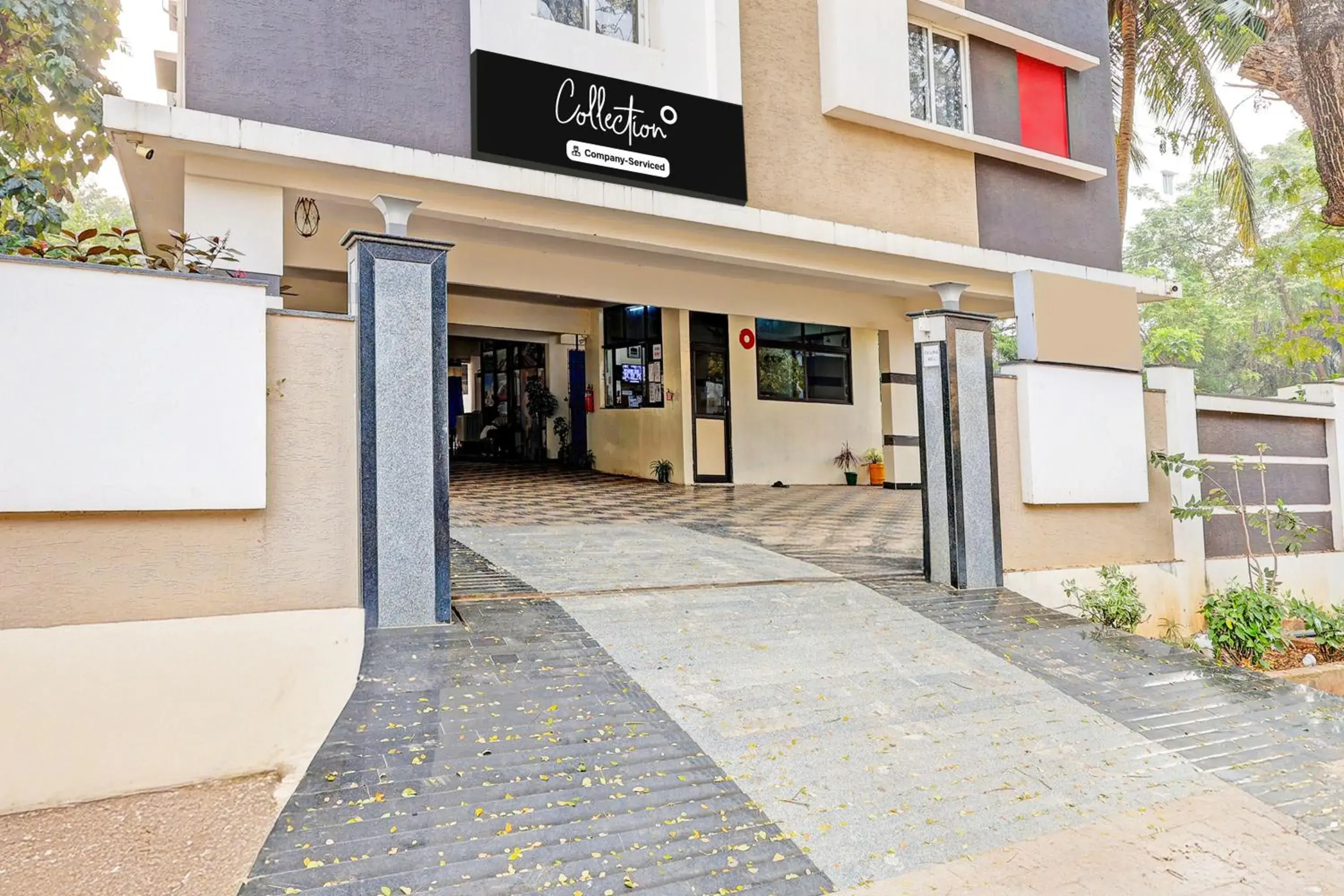 Facade/entrance in Super Collection O Beach Road Near GITAM Facade/entrance in Super Collection O Beach Road Near GITAM