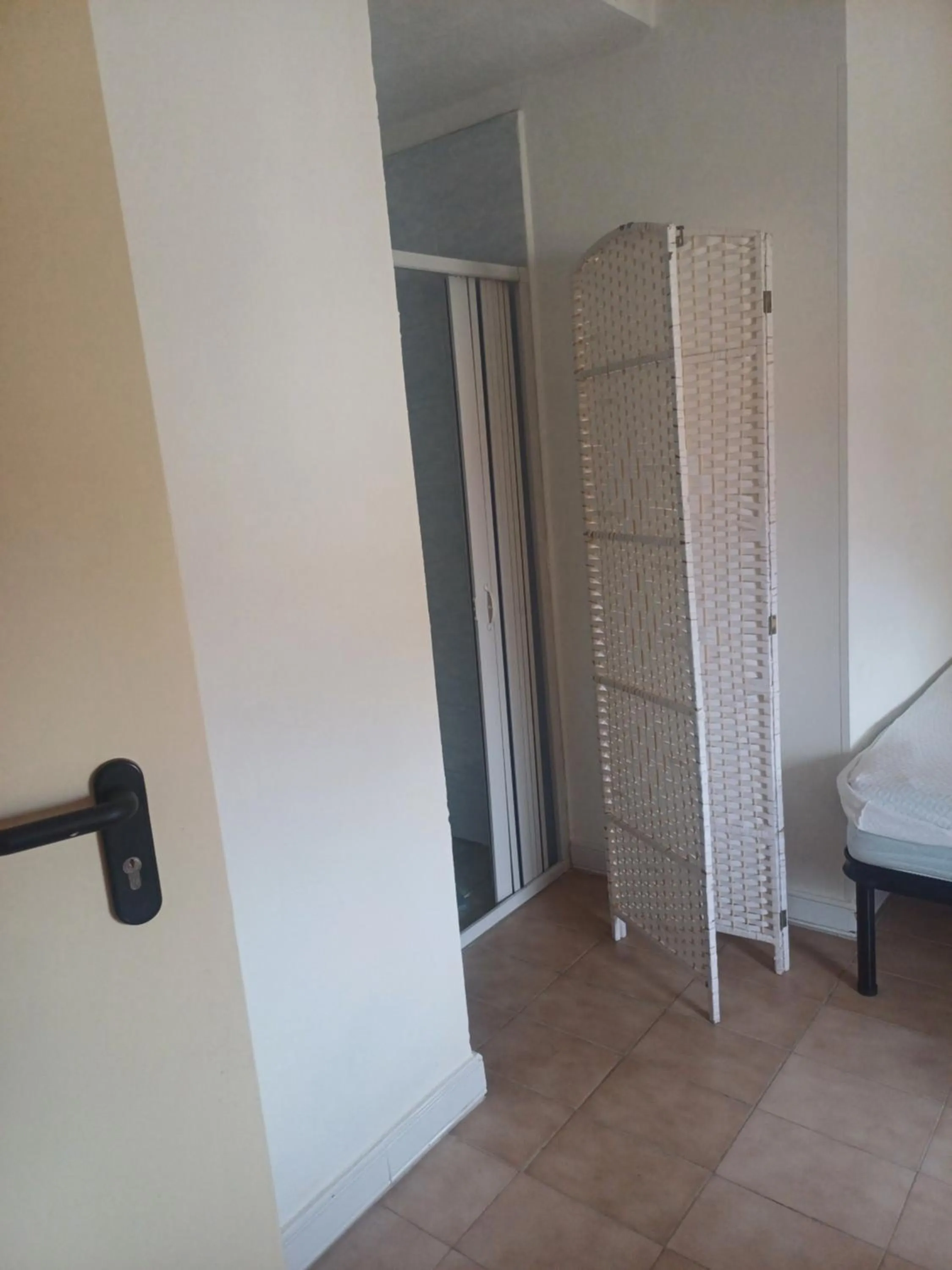 Bathroom, Bed in Hotel Soleo