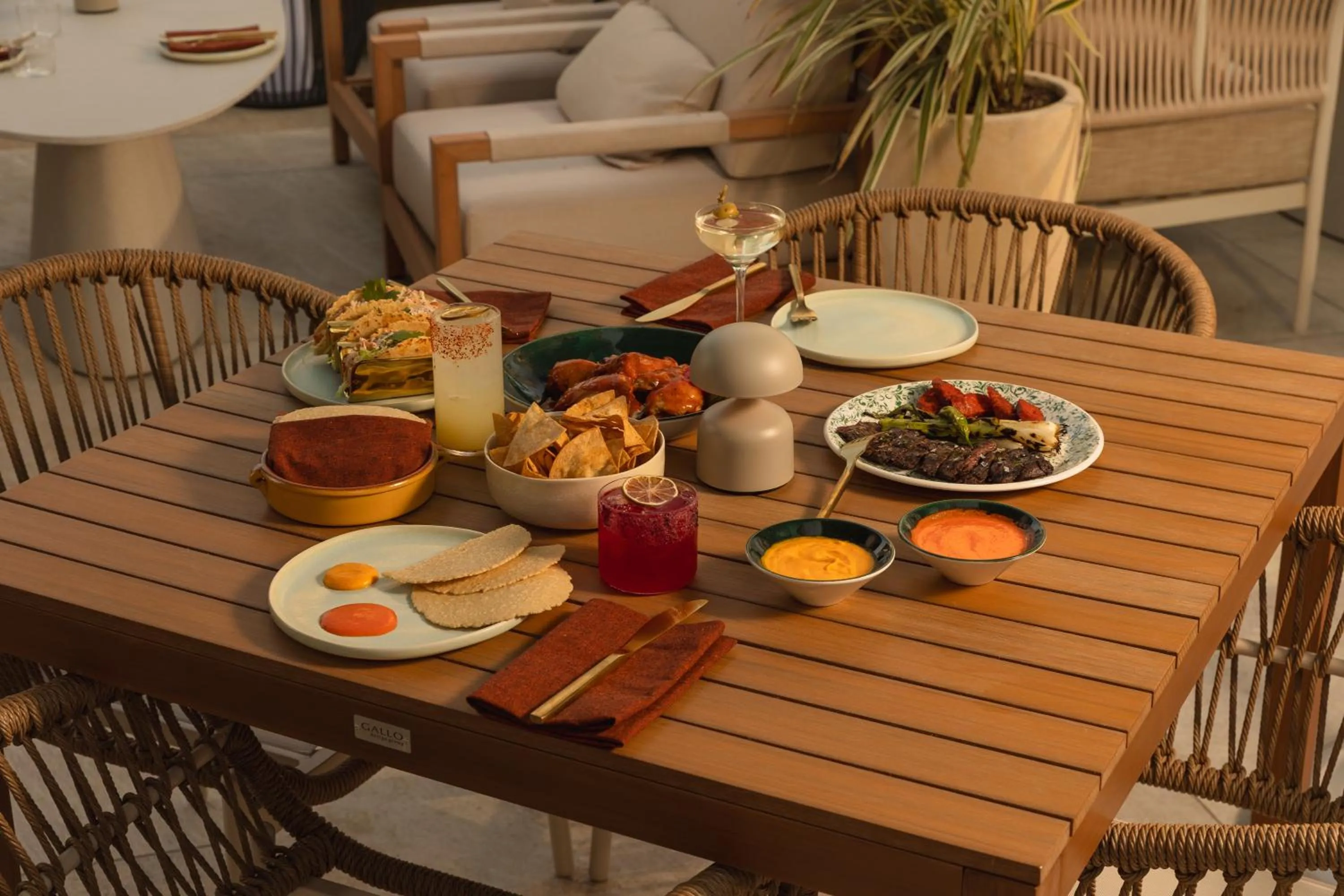 Restaurant/places to eat in The Delphi Downtown LA