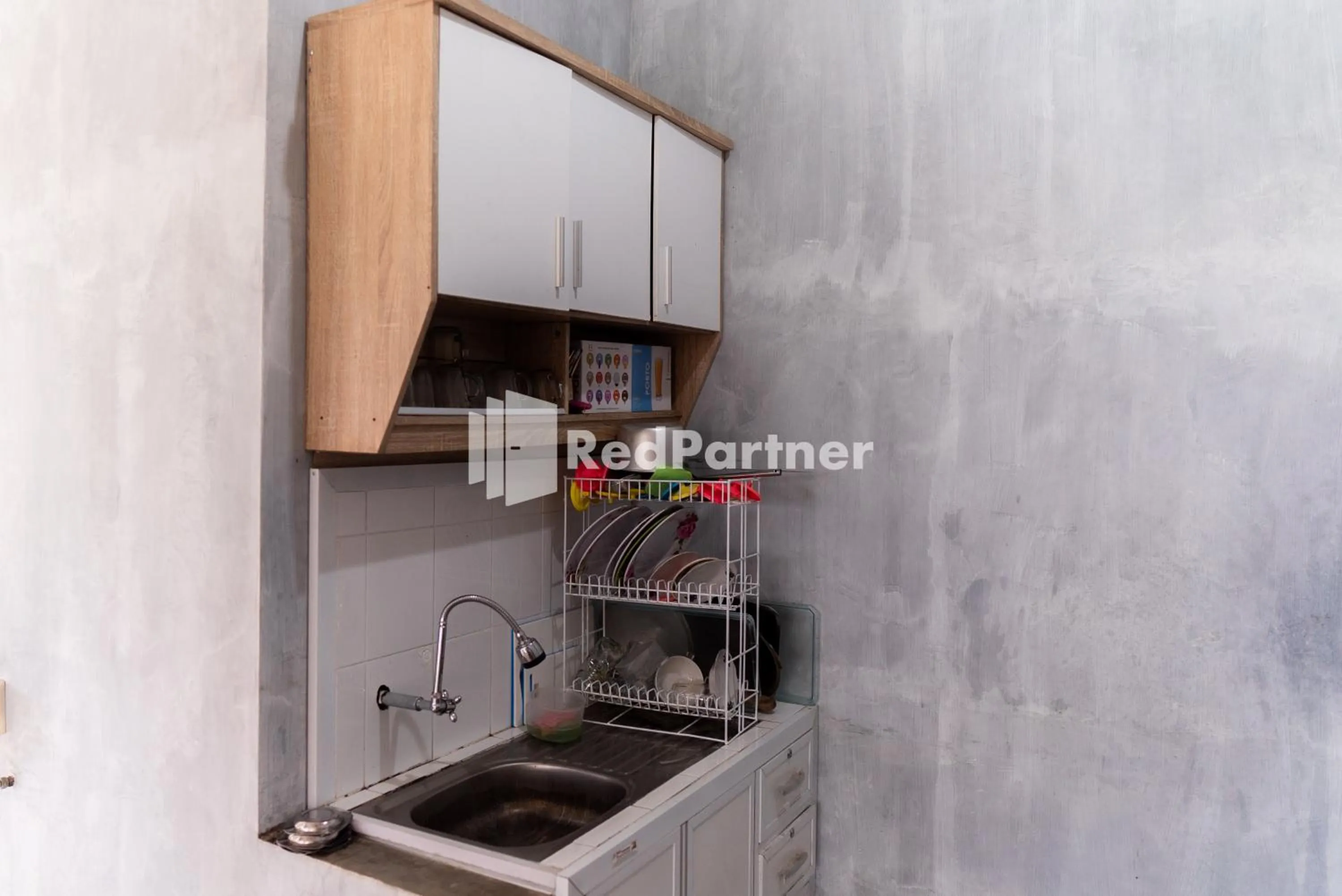 Kitchen or kitchenette, Kitchen/Kitchenette in ITR Homestay RedPartner