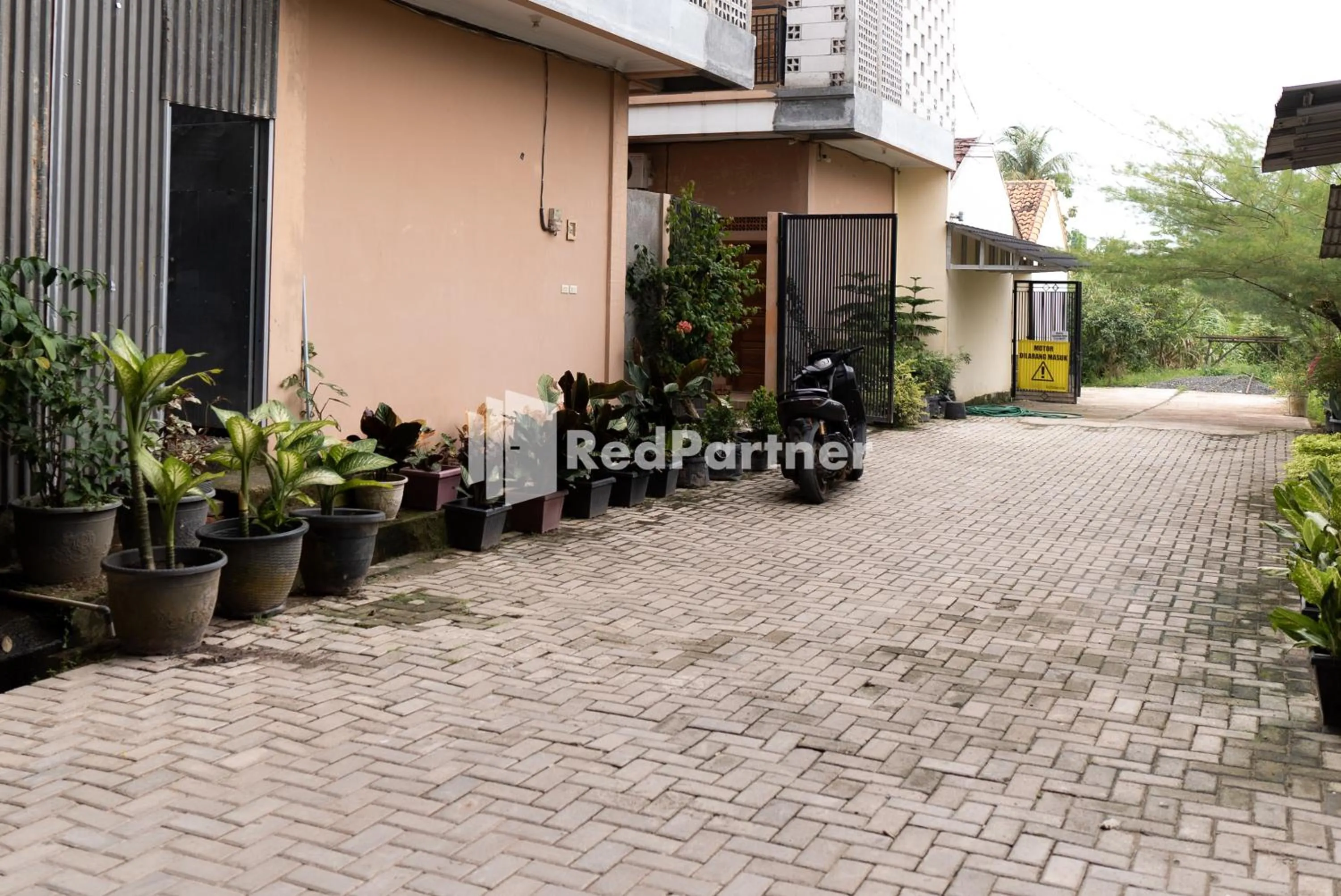 Property Building in ITR Homestay RedPartner