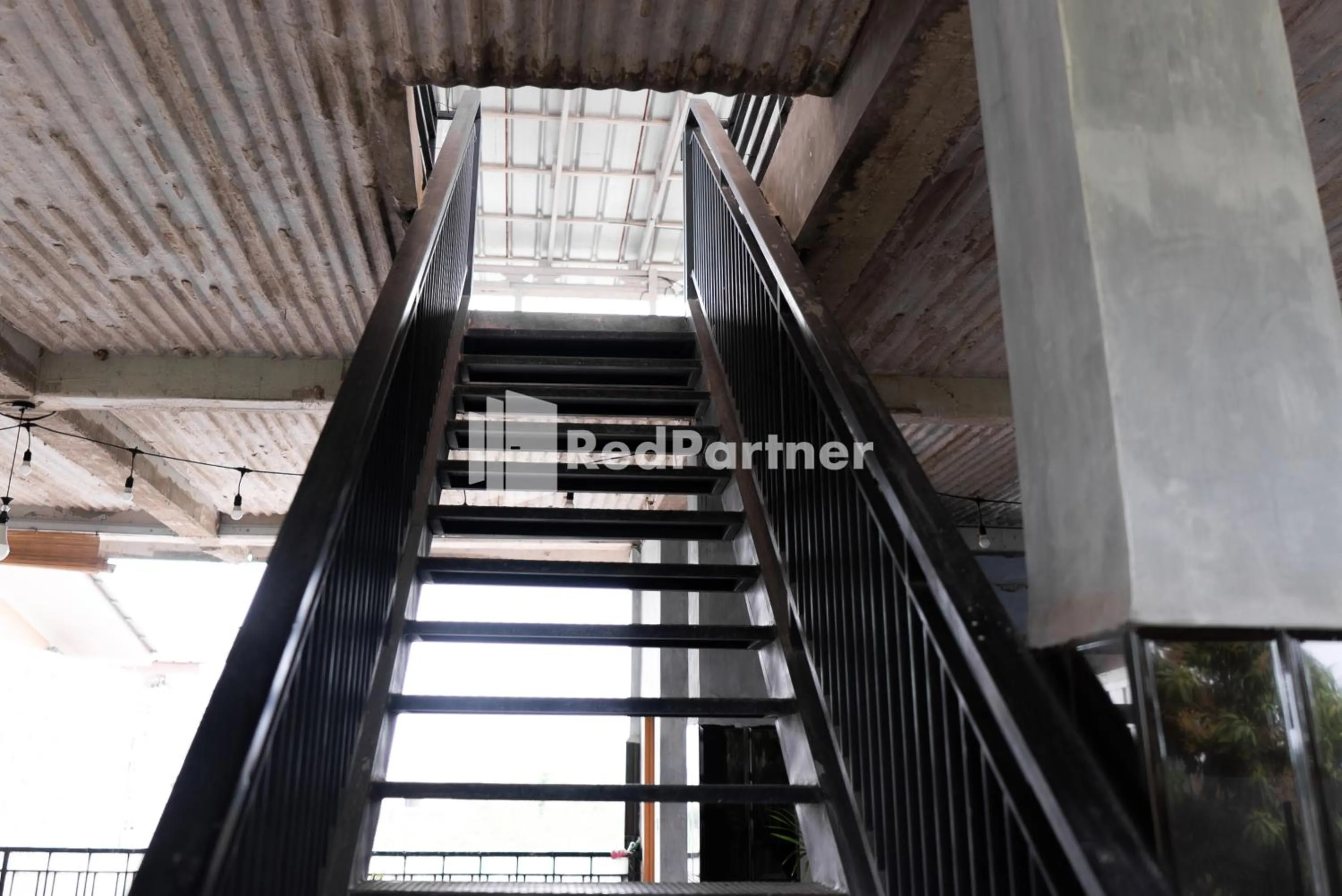 Property building in ITR Homestay RedPartner