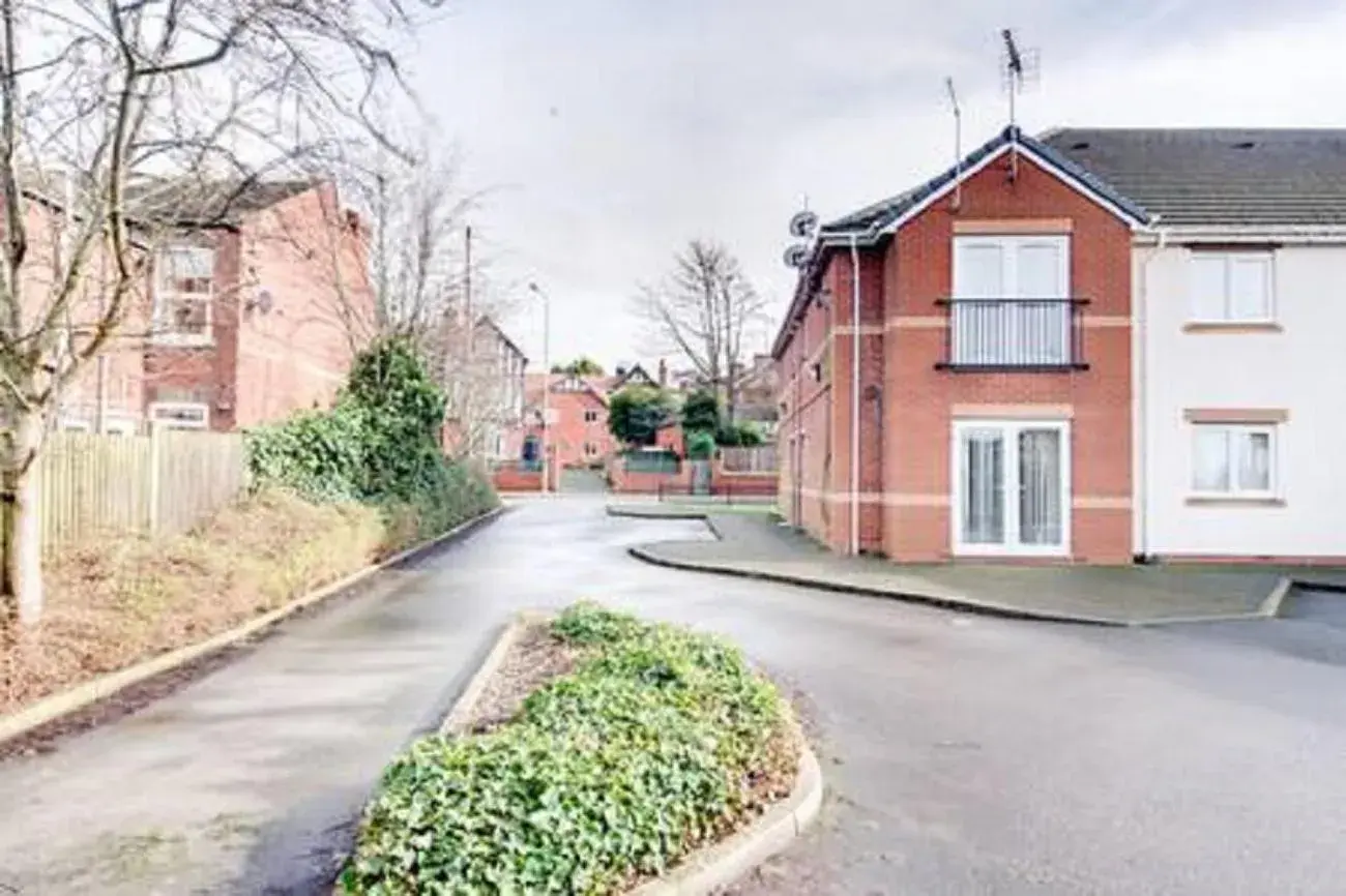 Property building in Apartment 10 Property building in Apartment 10