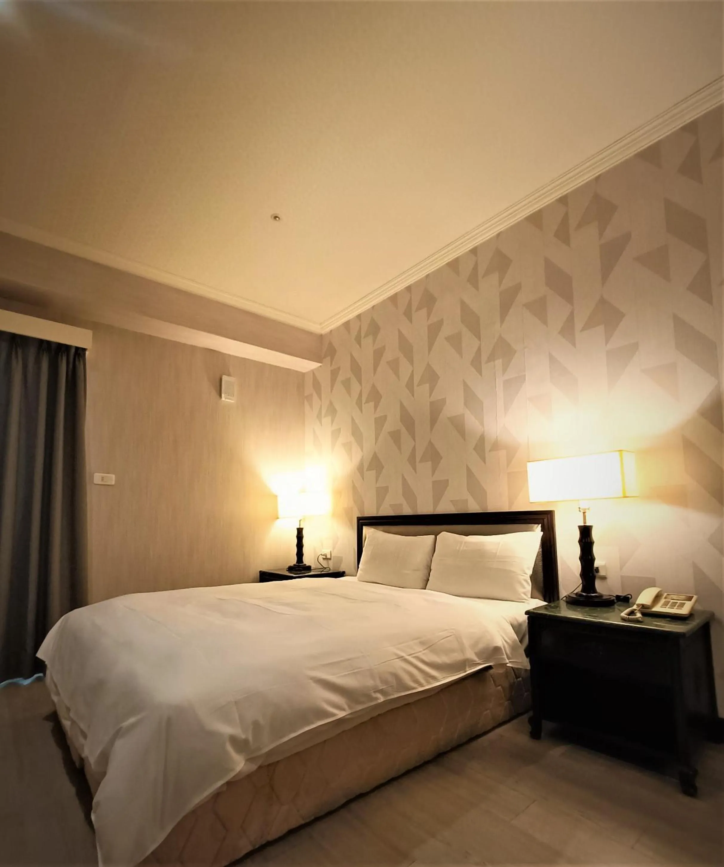 Decorative detail, Bed in Well Garden Hotel