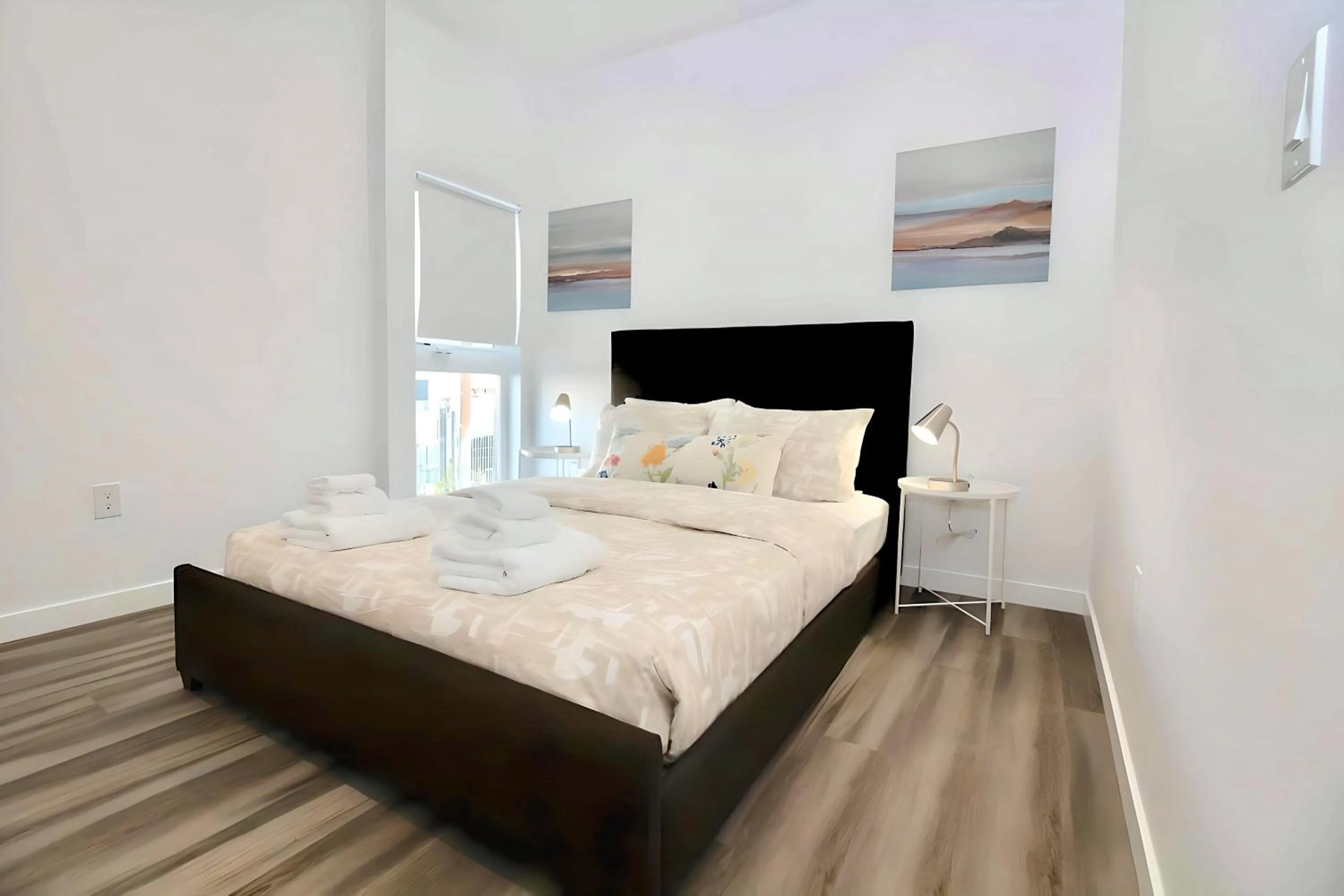 Bedroom, Bed in Los Angeles 3BR Villa Suites with Free Parking