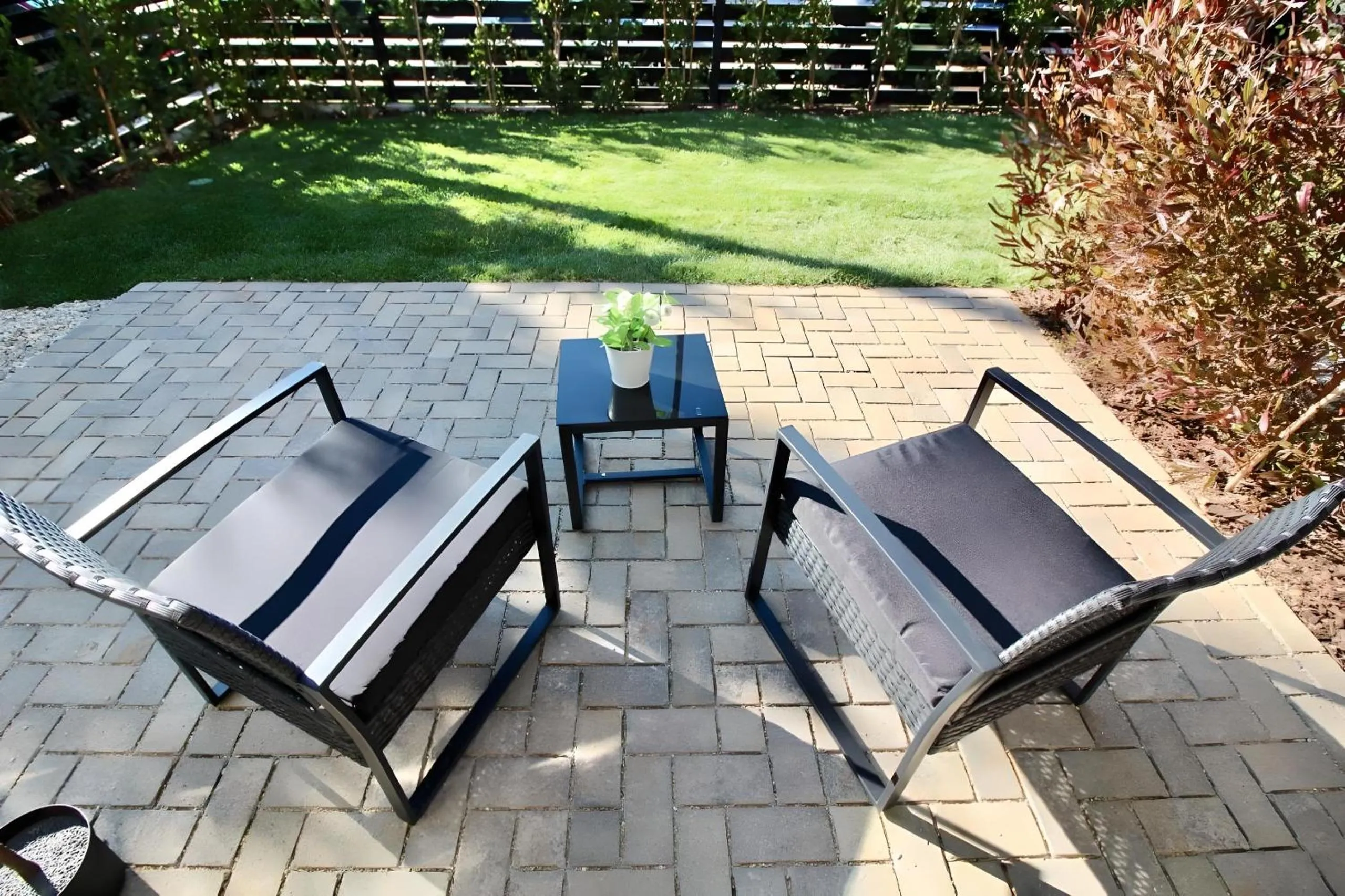 Patio in Los Angeles 3BR Villa Suites with Free Parking