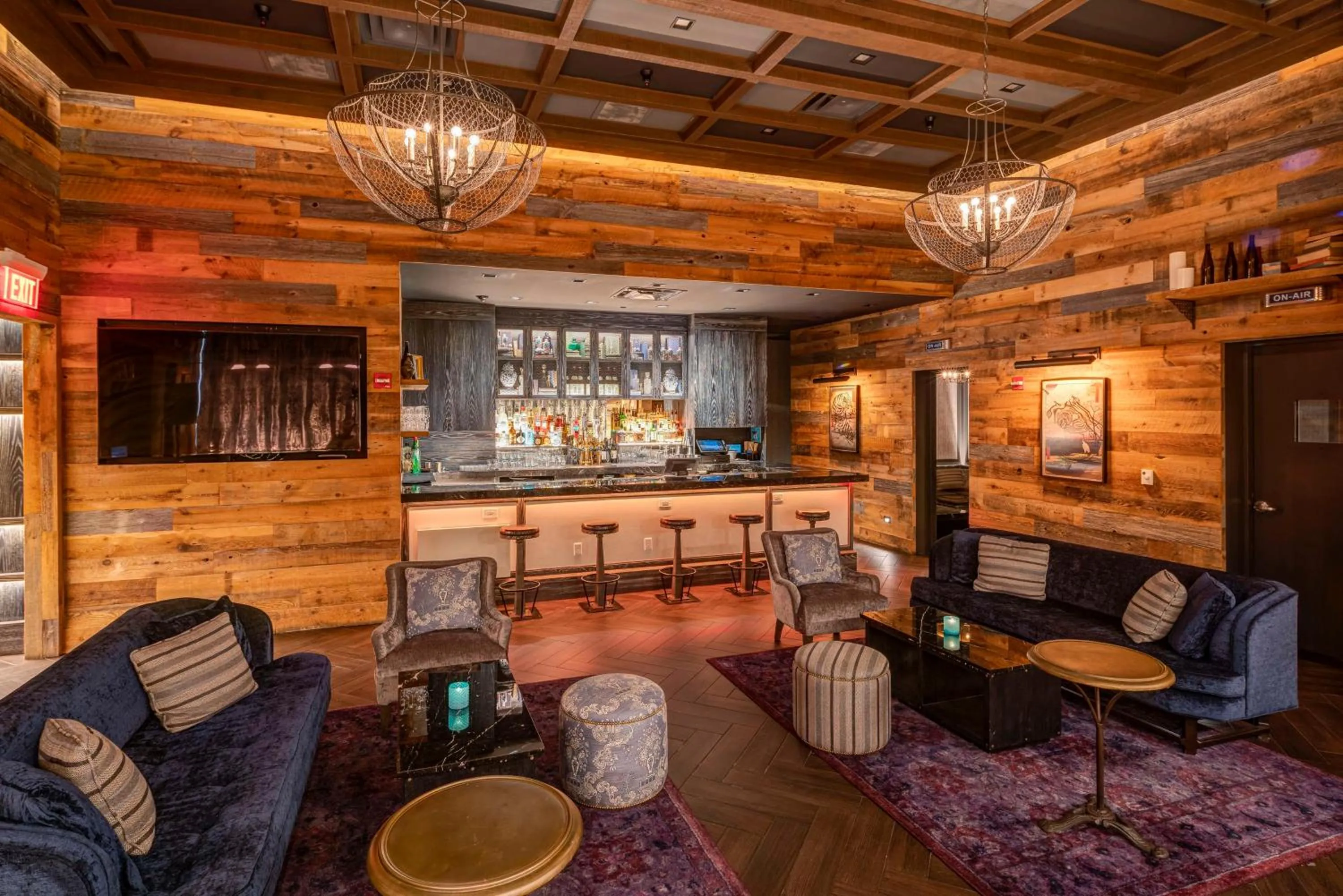 Lounge or bar in The Diplomat Beach Resort Hollywood, Curio Collection by Hilton