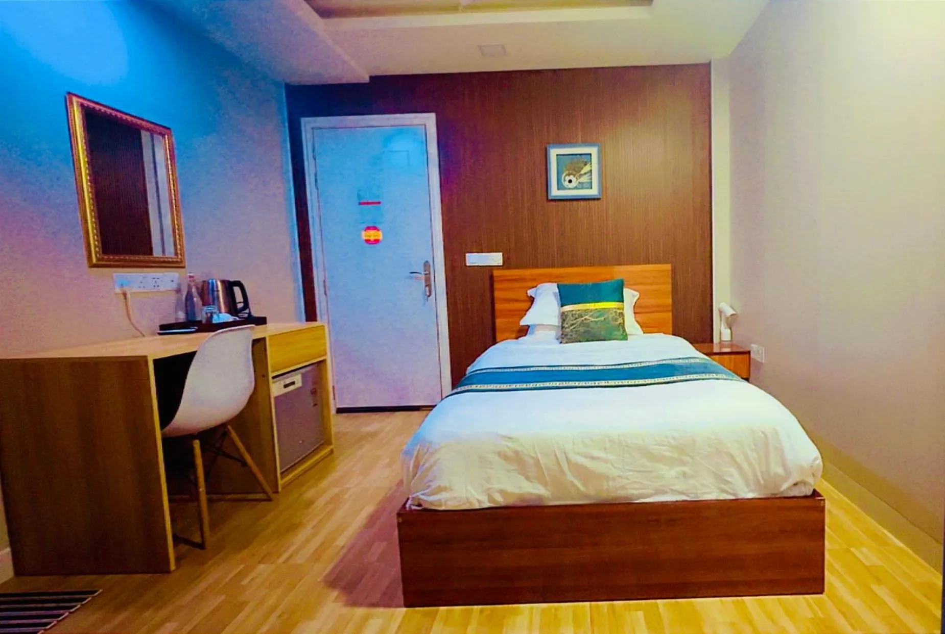 Double Room (1 Adult + 1 Child) in Hedheykuri Residence Fuvahmulah