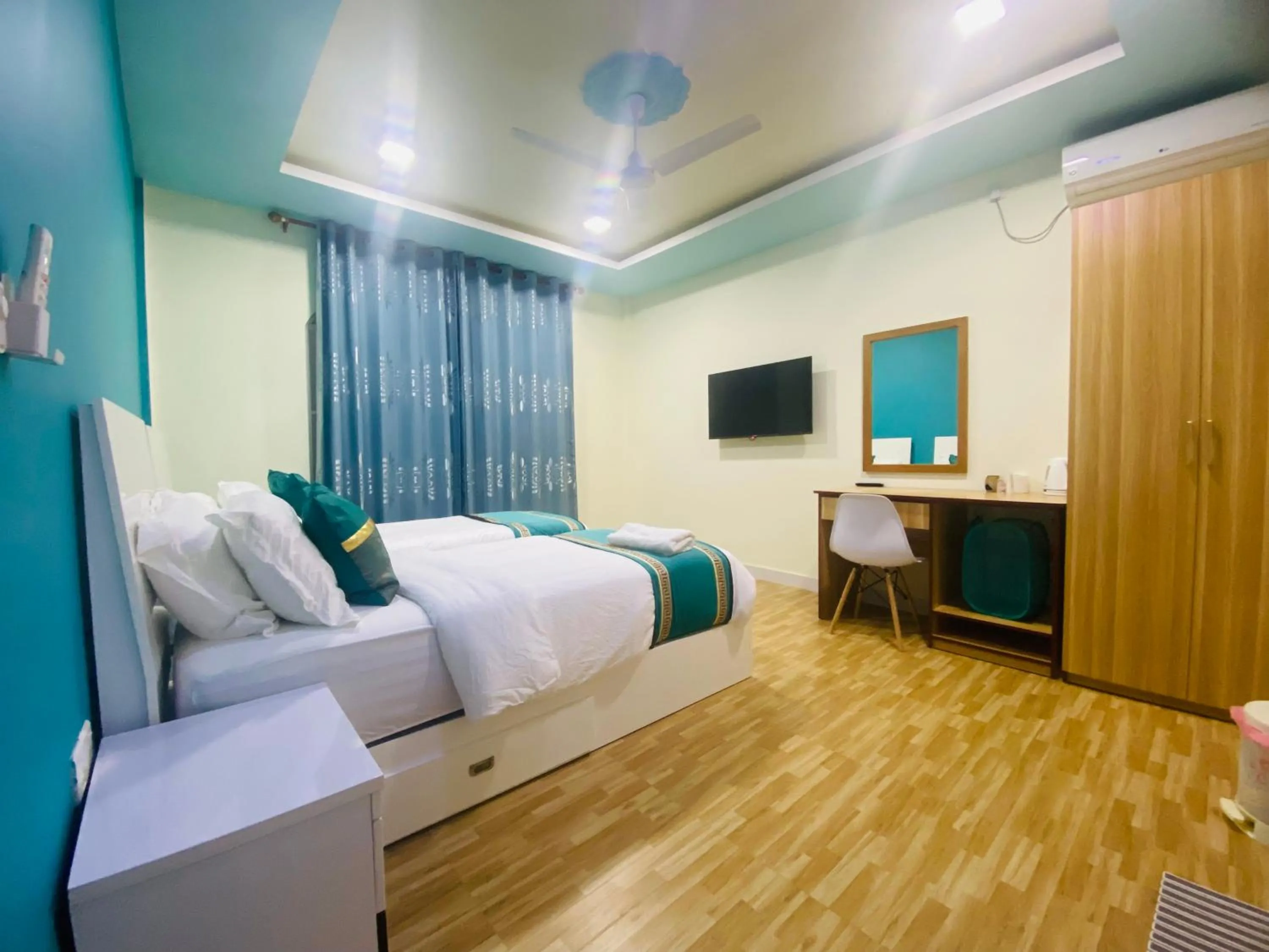 Deluxe Twin Room in Hedheykuri Residence Fuvahmulah