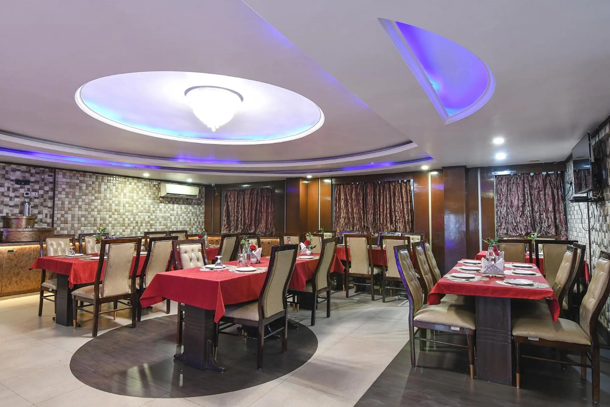 Restaurant/places to eat in Via Raj Residency II