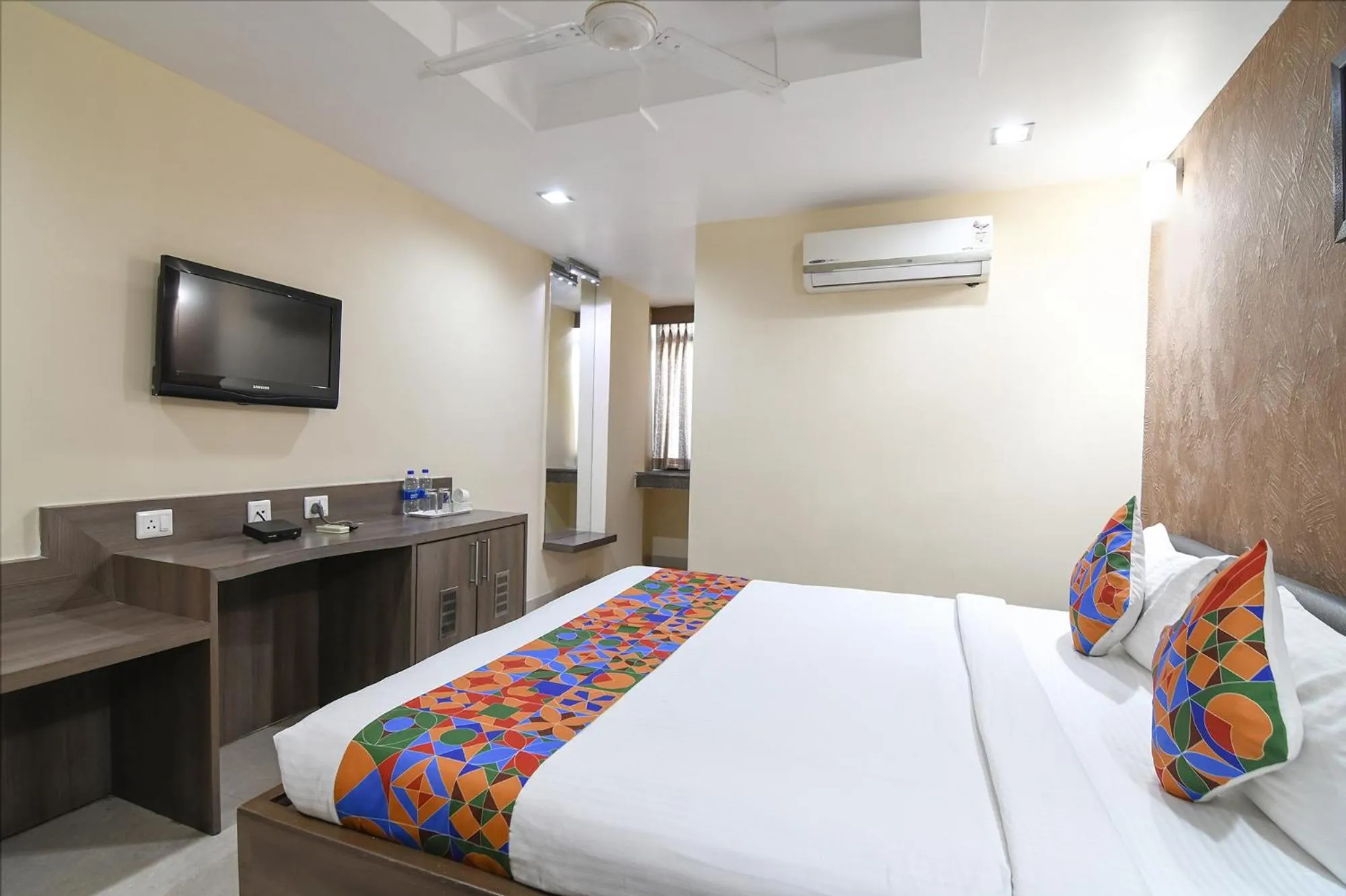Bed in Via Raj Residency II