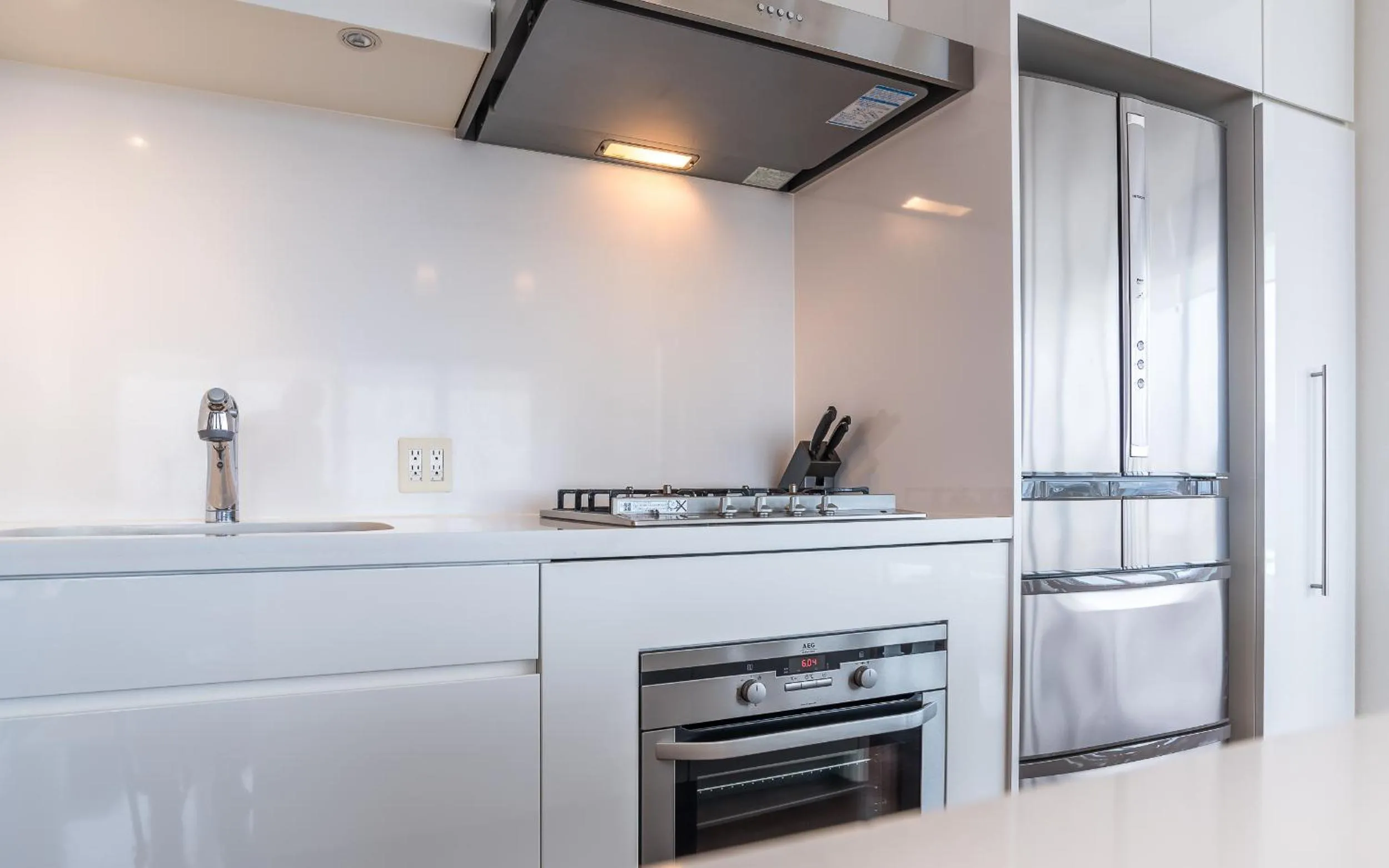 Kitchen or kitchenette in Snow Crystal