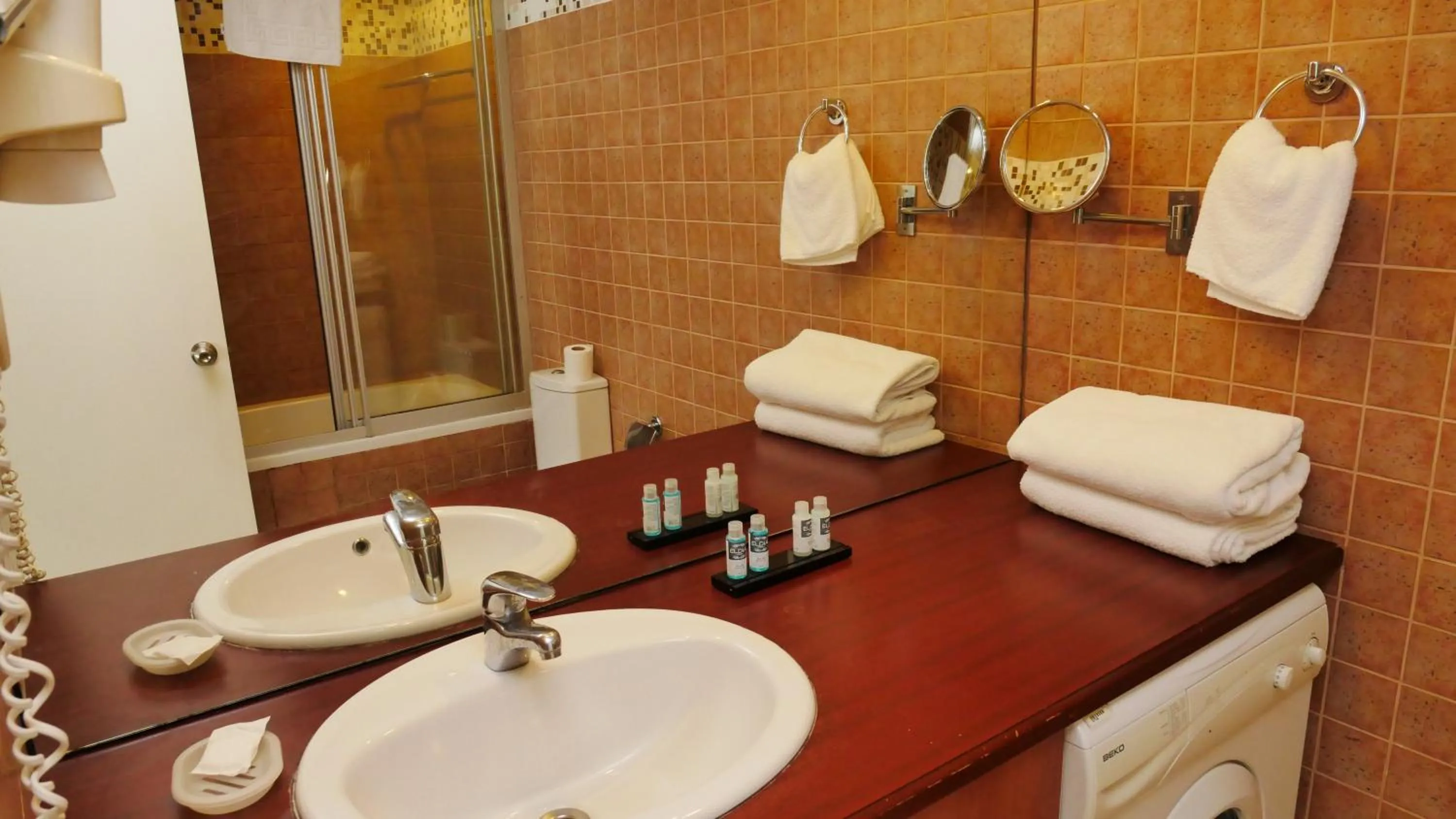 Bathroom in TALEN OTEL