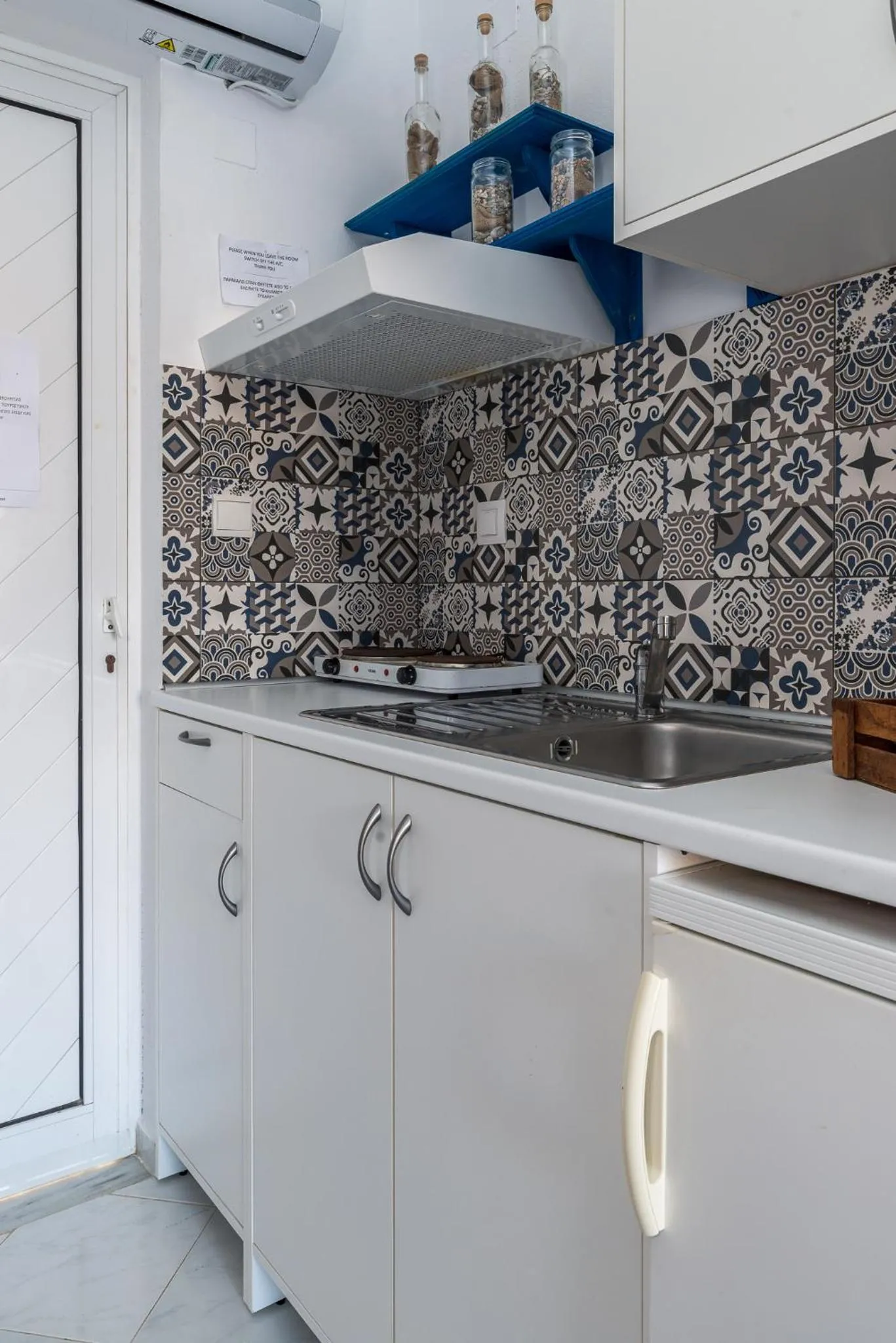 Kitchen or kitchenette in Antoniadi Rooms