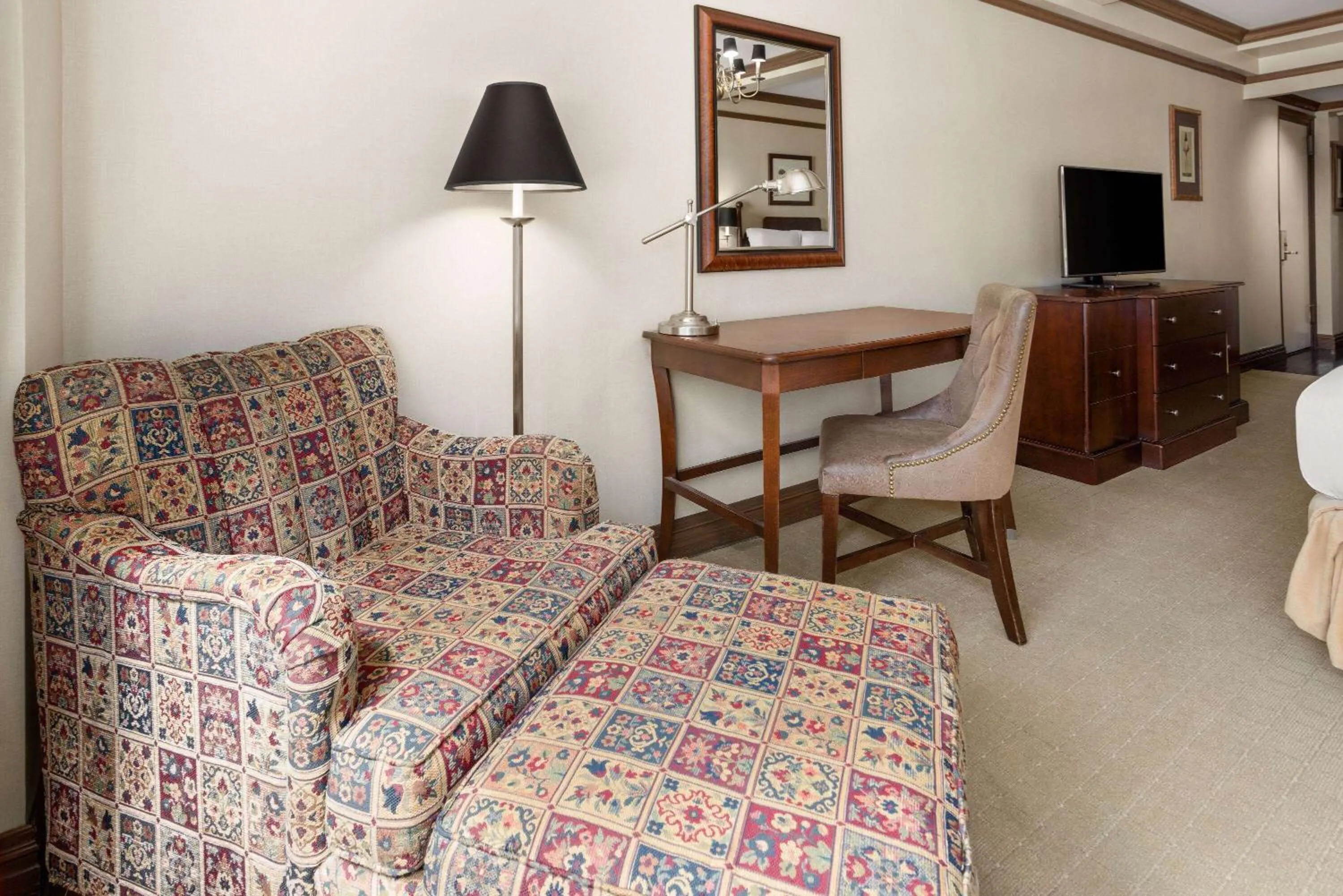 Photo of the whole room in The Blakely by LuxUrban