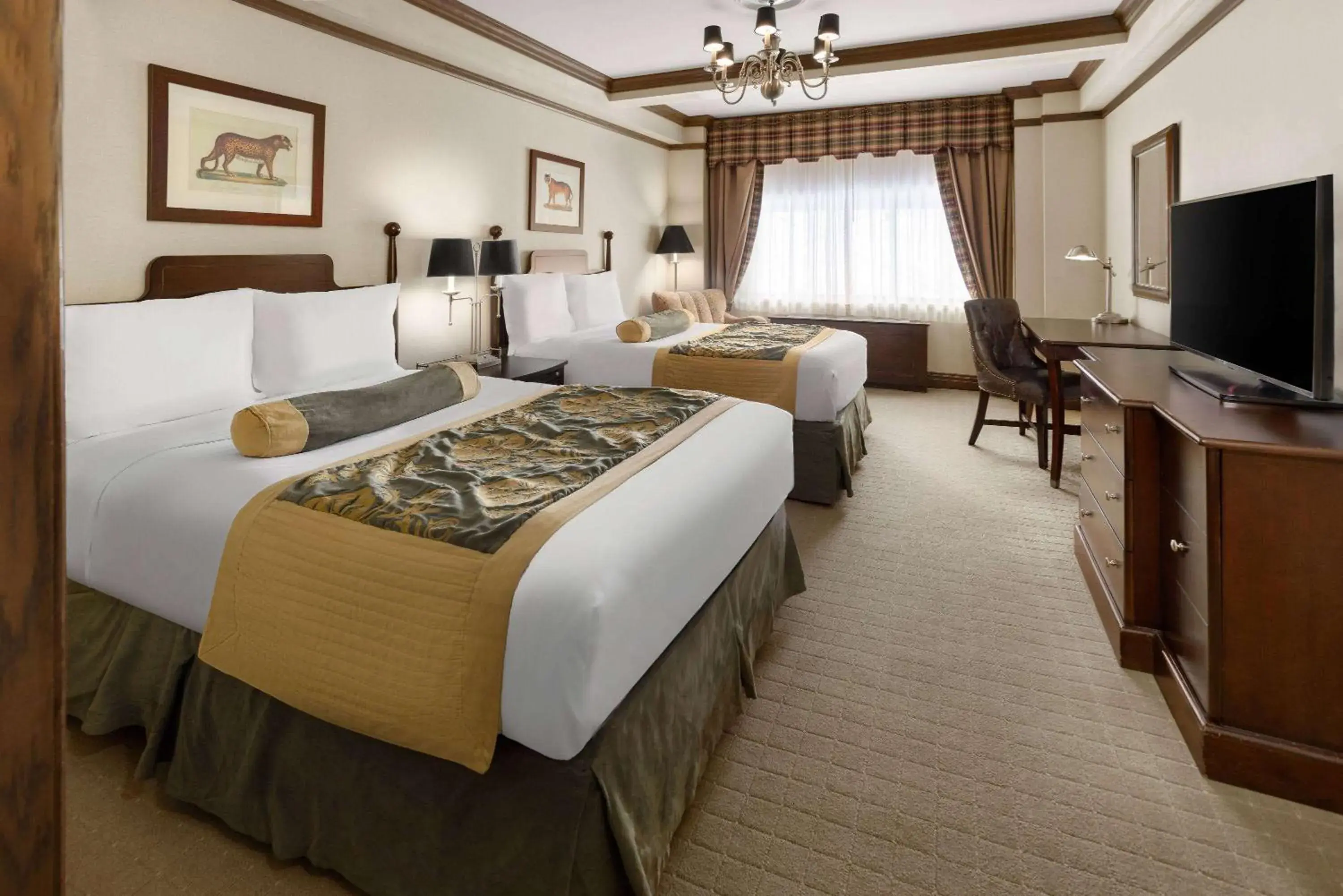 Bed in The Blakely by LuxUrban Bed in The Blakely by LuxUrban