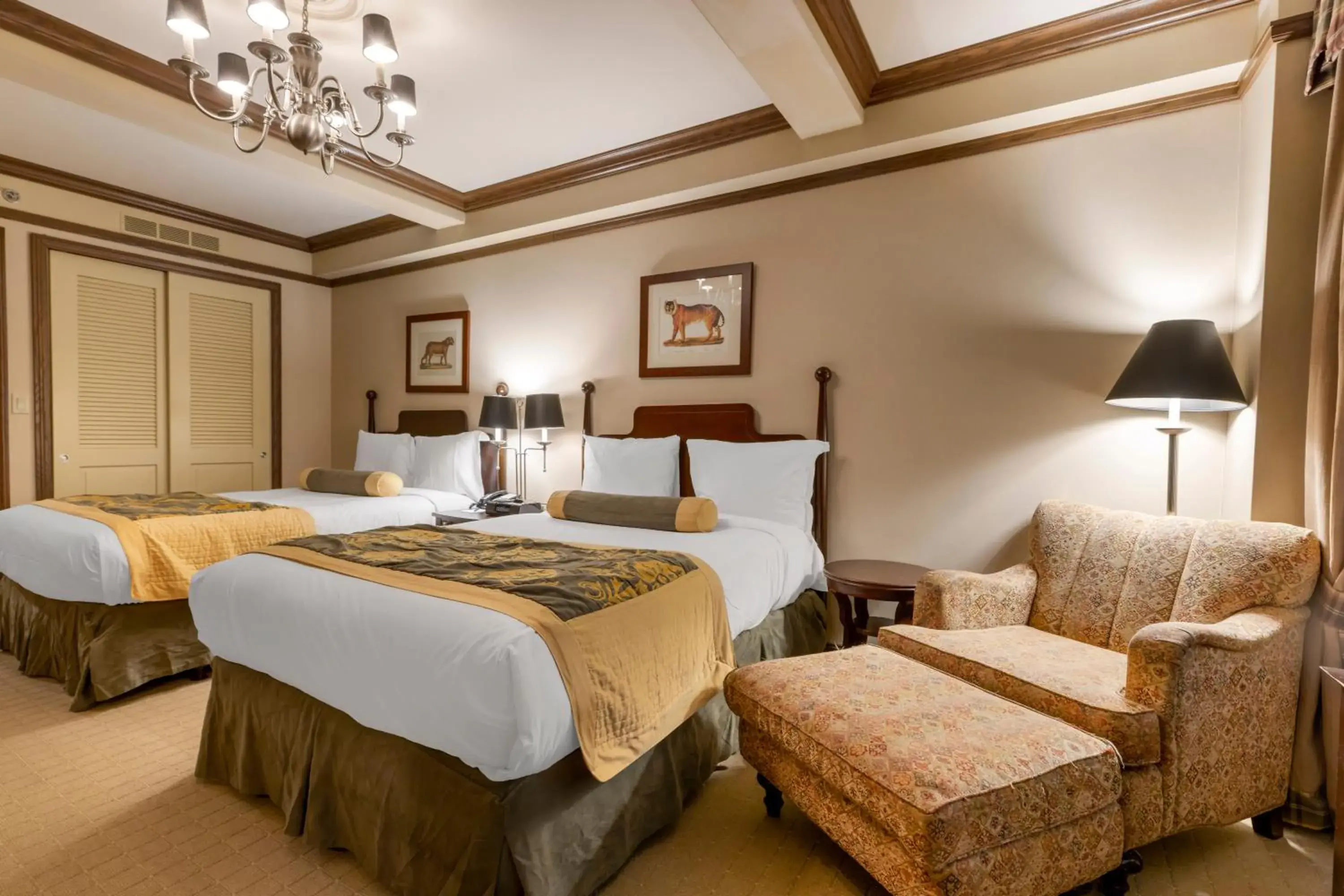 Double Room with Two Double Beds - Non-Smoking in The Blakely by LuxUrban Double Room with Two Double Beds - Non-Smoking in The Blakely by LuxUrban