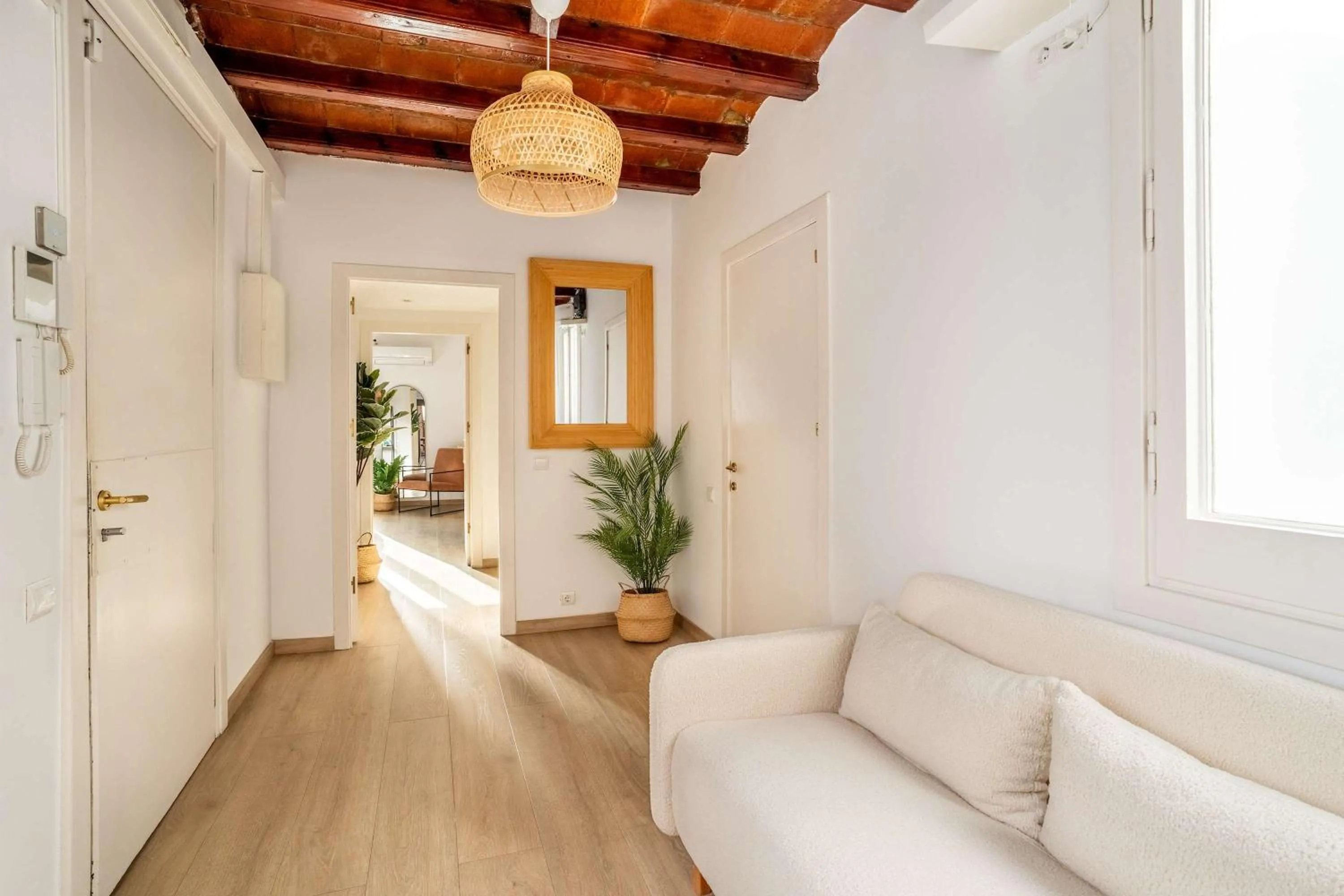 The Collection Barcelona - Paseo de Gracia 5BD and 3BTH for 10 with Terrace