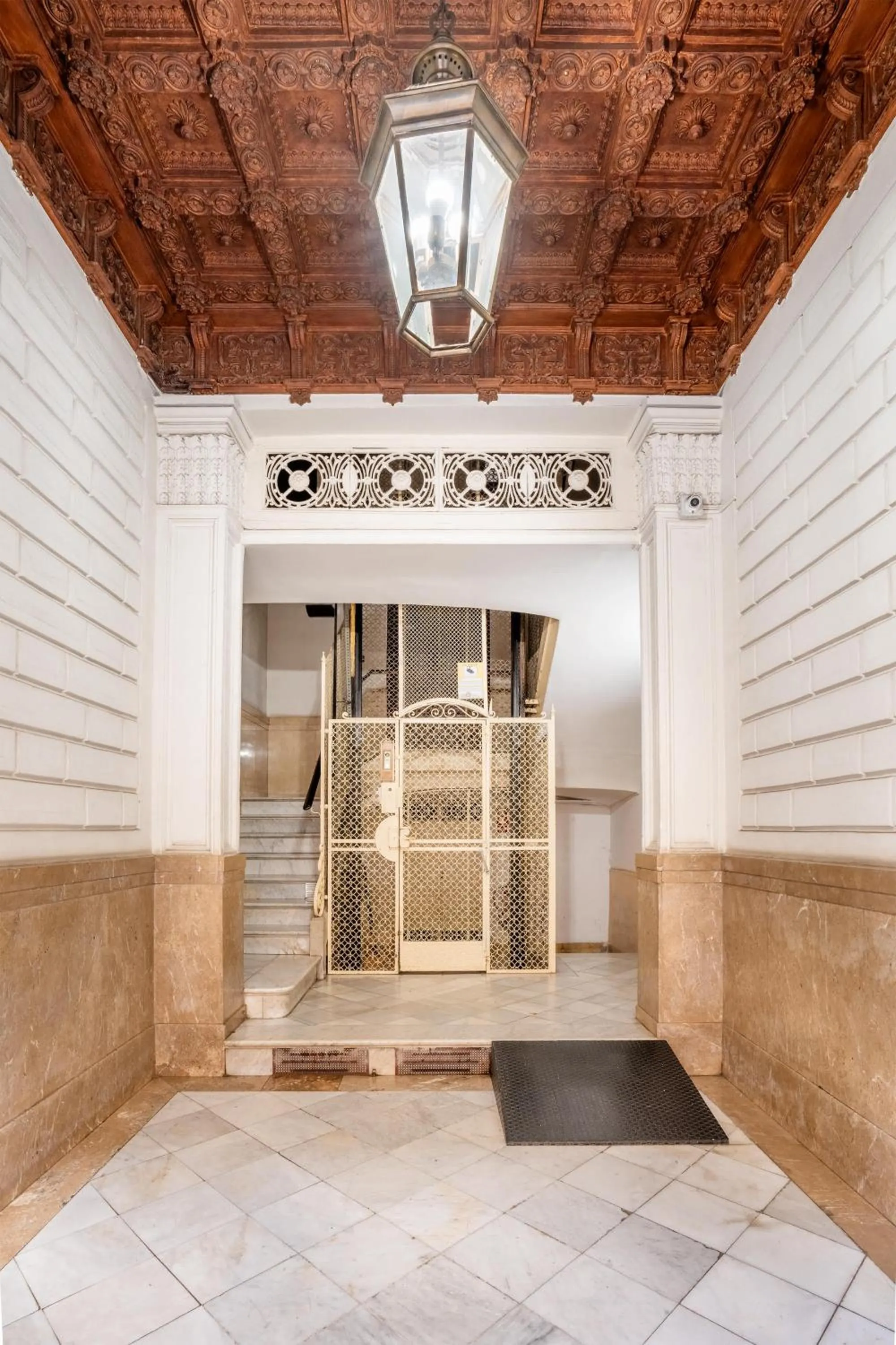 The Collection Barcelona - Paseo de Gracia 5BD and 3BTH for 10 with Terrace