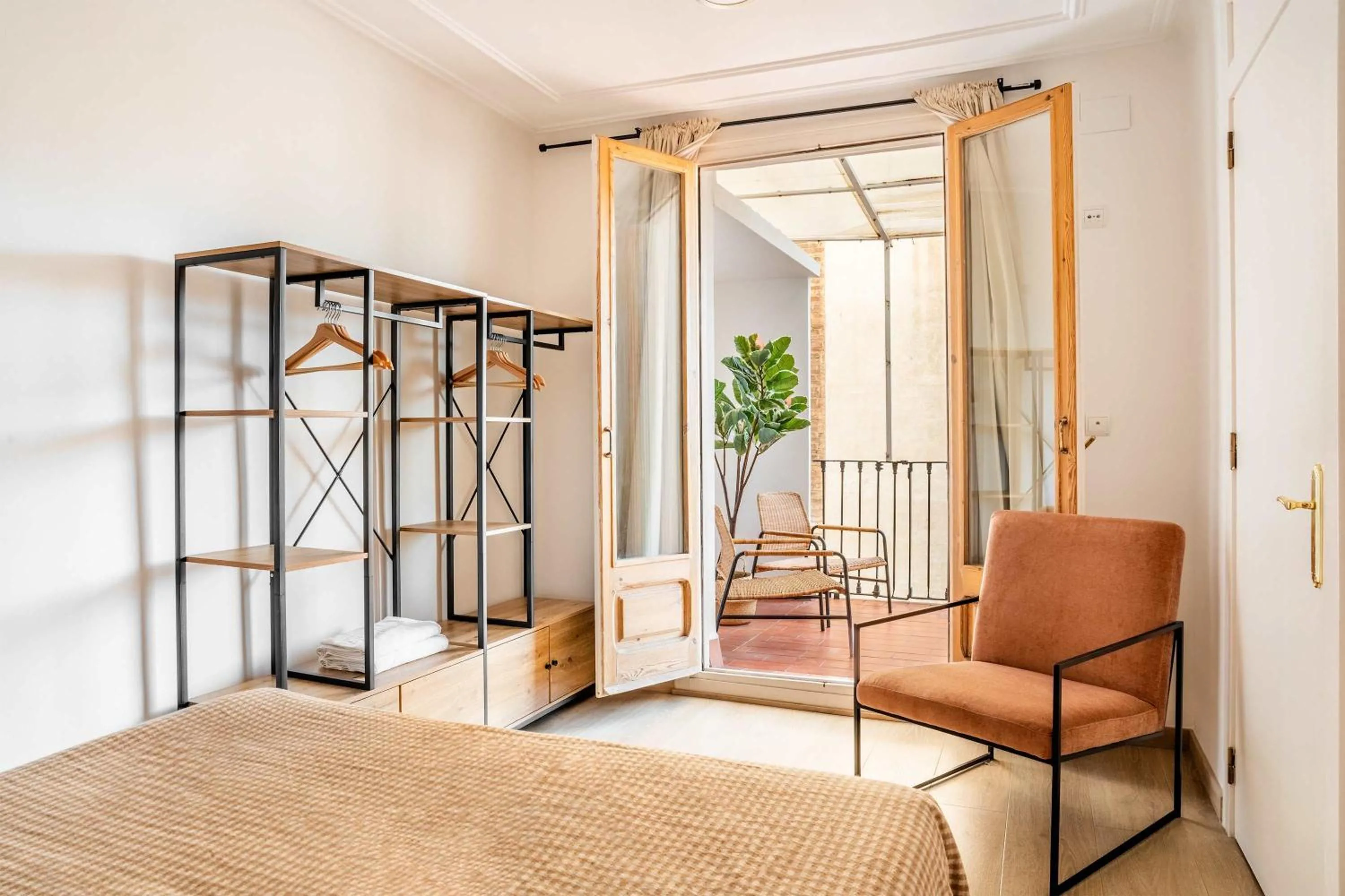 The Collection Barcelona - Paseo de Gracia 5BD and 3BTH for 10 with Terrace