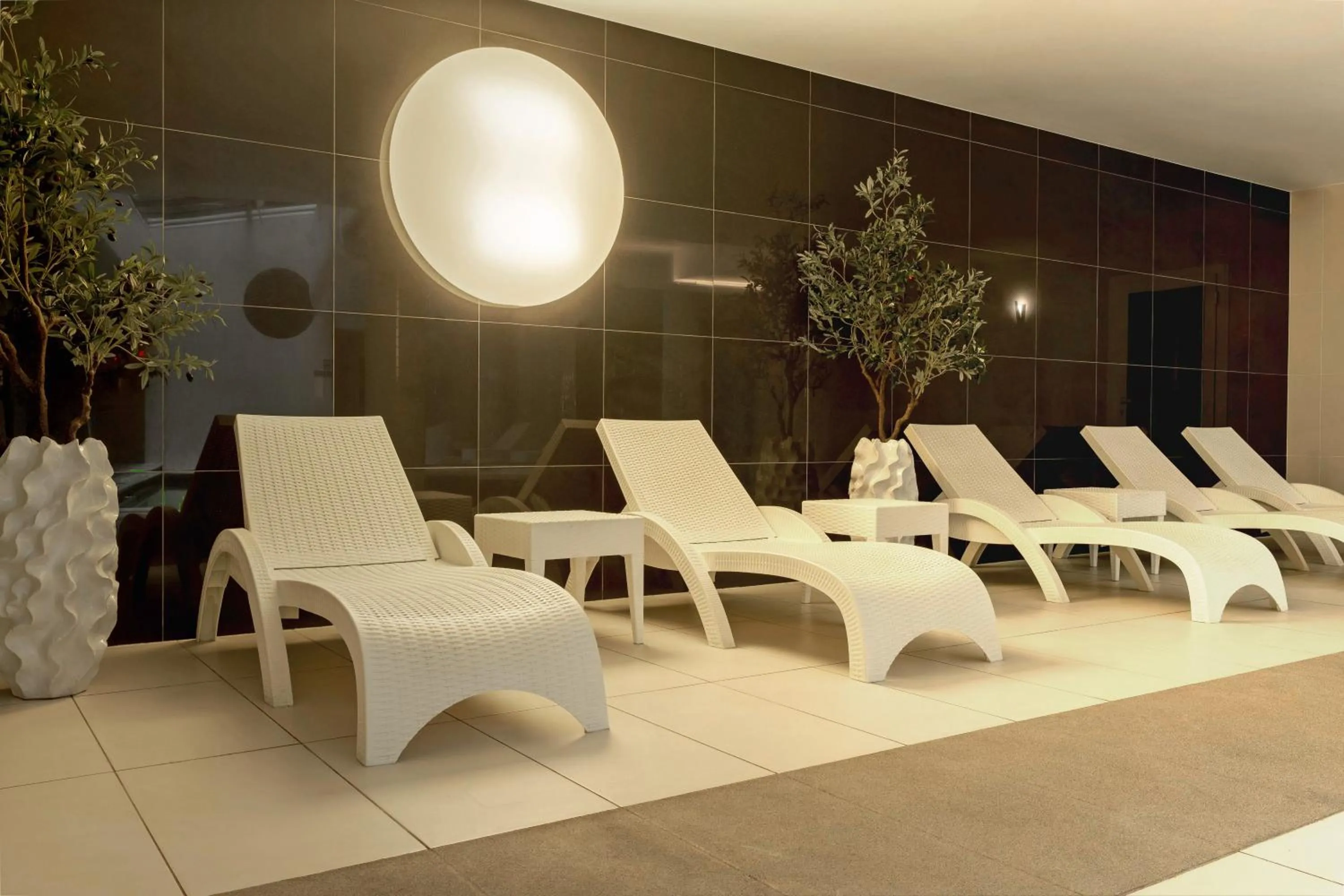 sunbed in Wellton Centrum Hotel & SPA