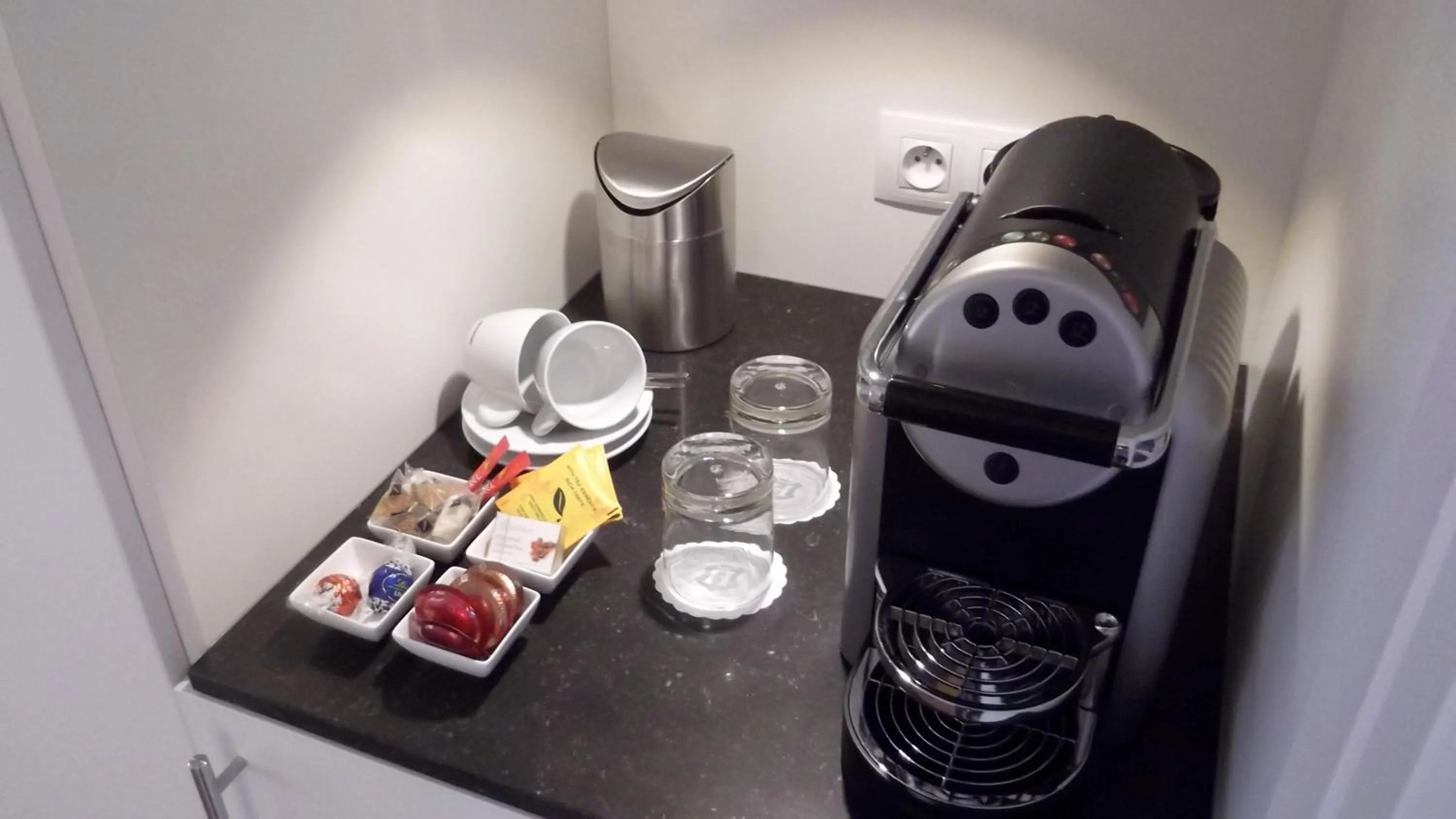 Coffee/tea facilities in Art de Sejour - B&B