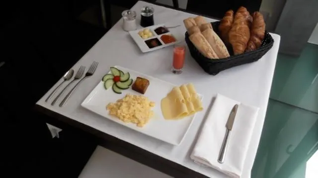 Continental breakfast in Art de Sejour - B&B