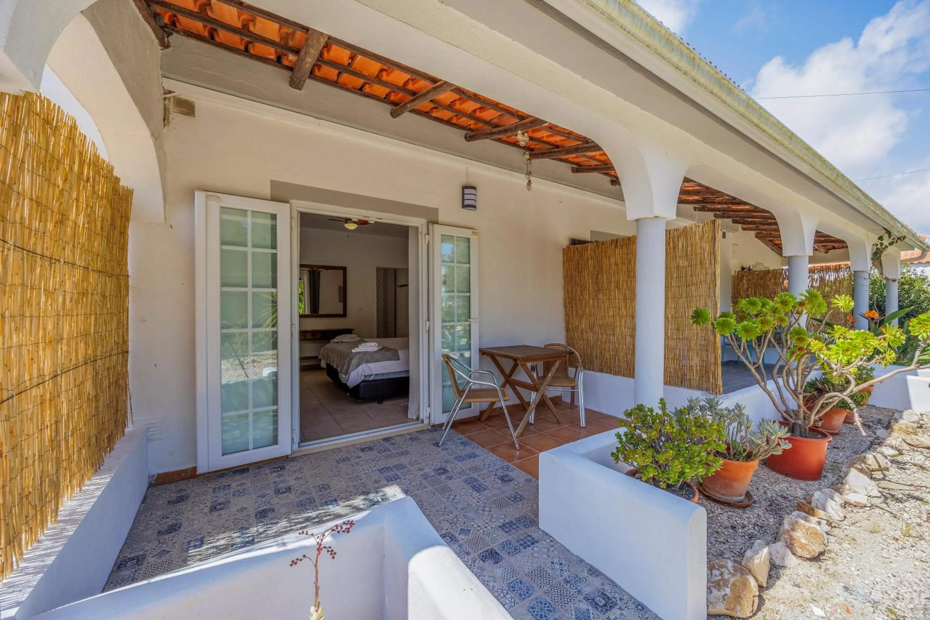 Balcony/Terrace, Bed in Casa Jardim Oasis