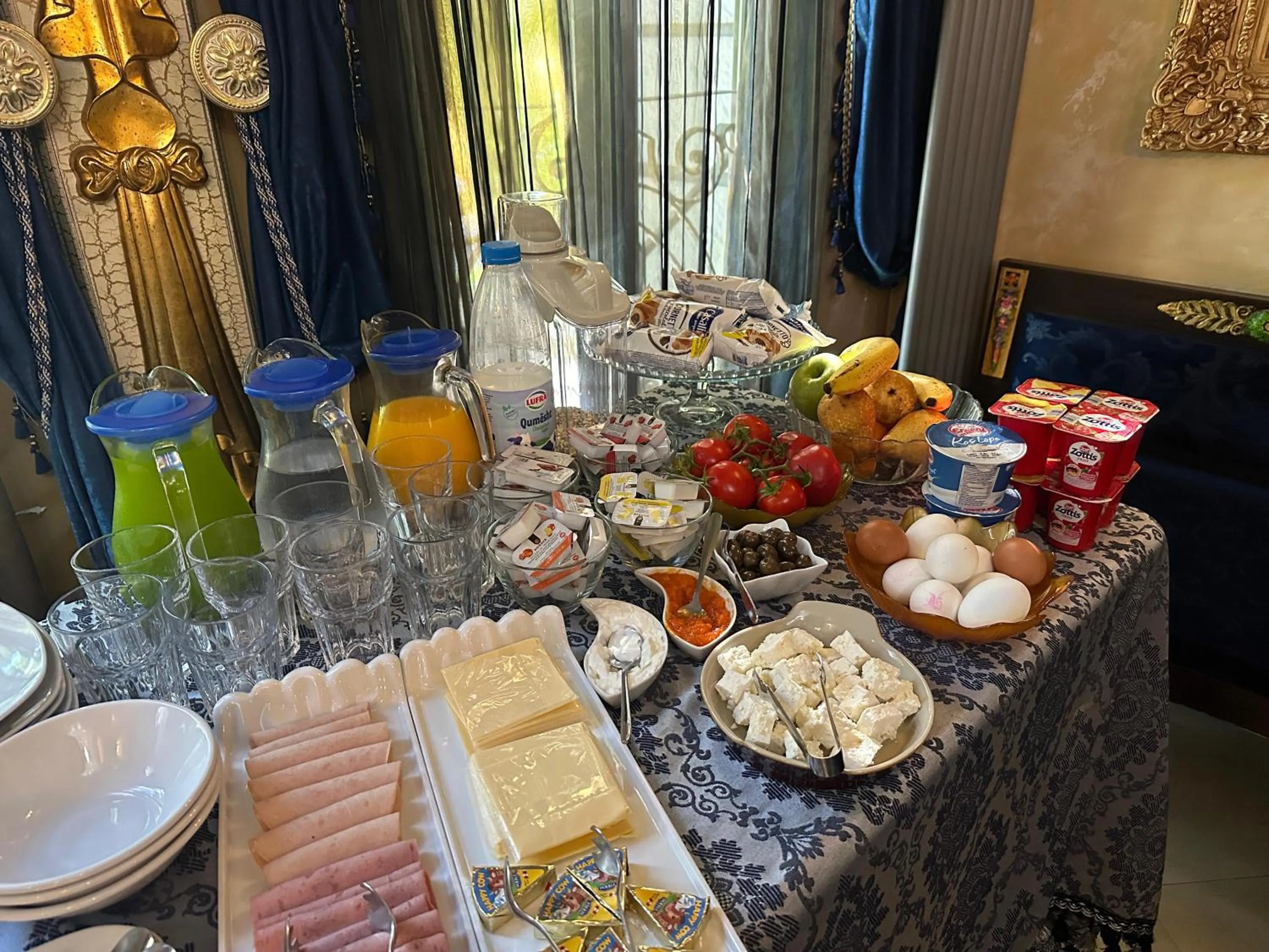 Breakfast in Hotel Boutique Vila Fernando Tirana