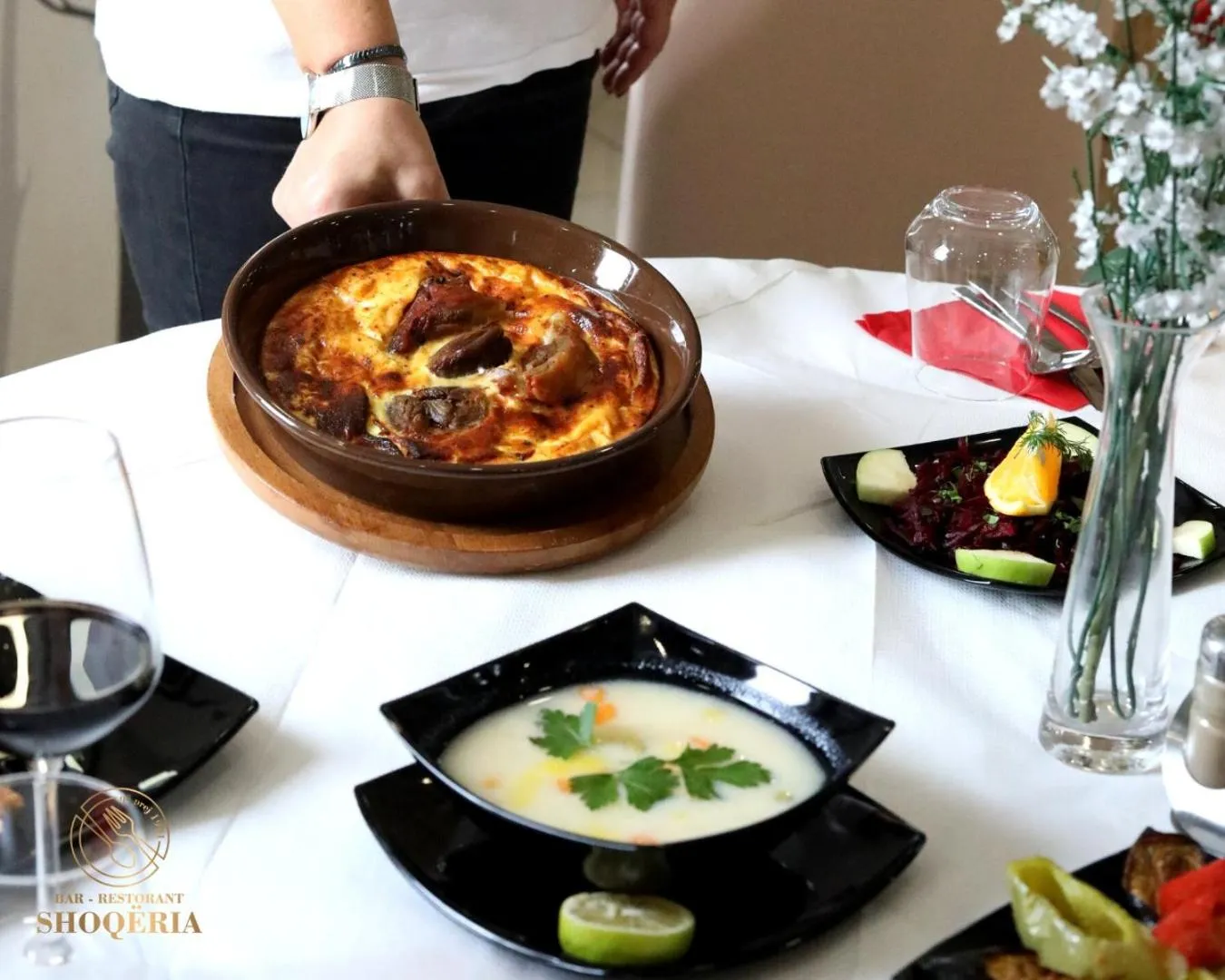 Restaurant/places to eat in Hotel Villa Fernando Tirana