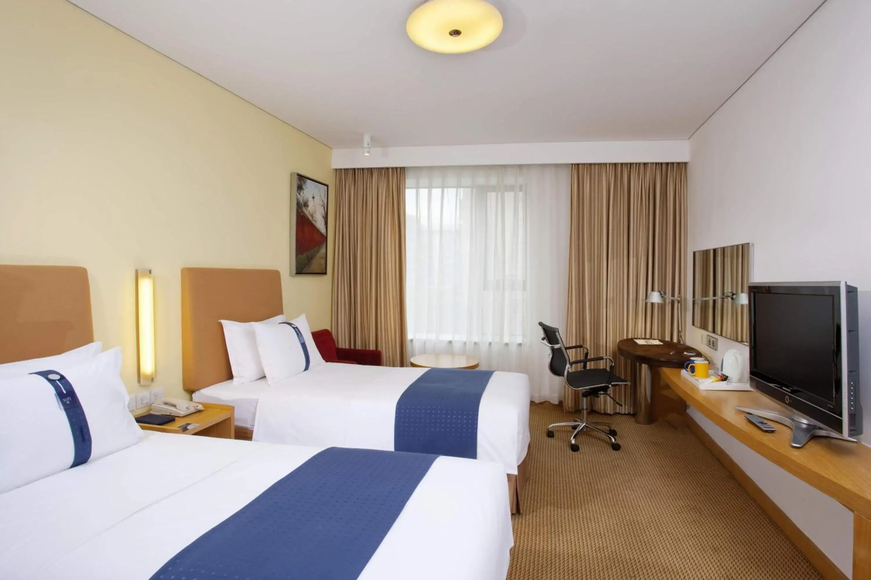 Bed in Holiday Inn Express Beijing Temple of Heaven by IHG Bed in Holiday Inn Express Beijing Temple of Heaven by IHG