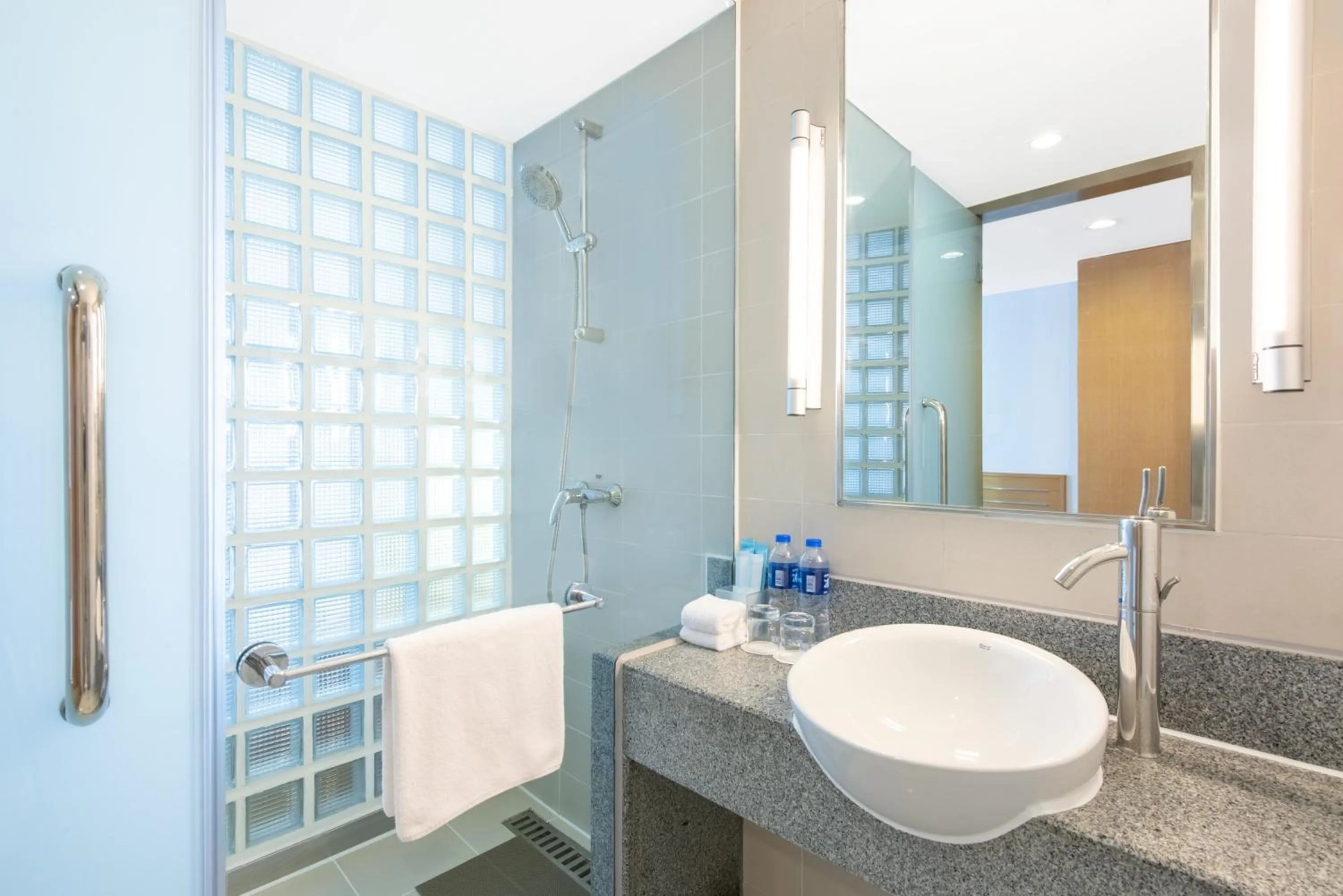 Bathroom in Holiday Inn Express Beijing Temple of Heaven by IHG