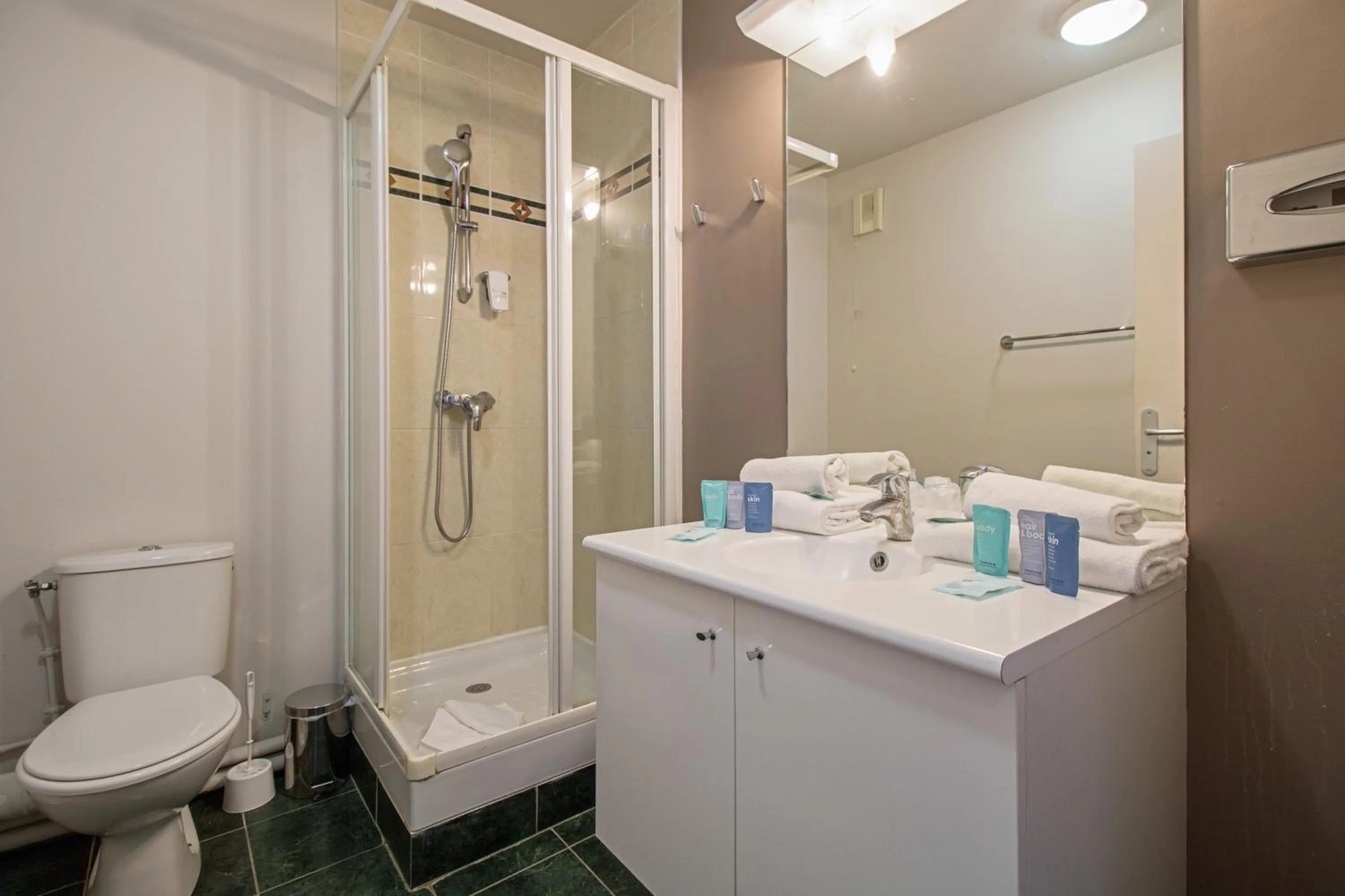 Bathroom in Appart’City Confort Paris Villejuif