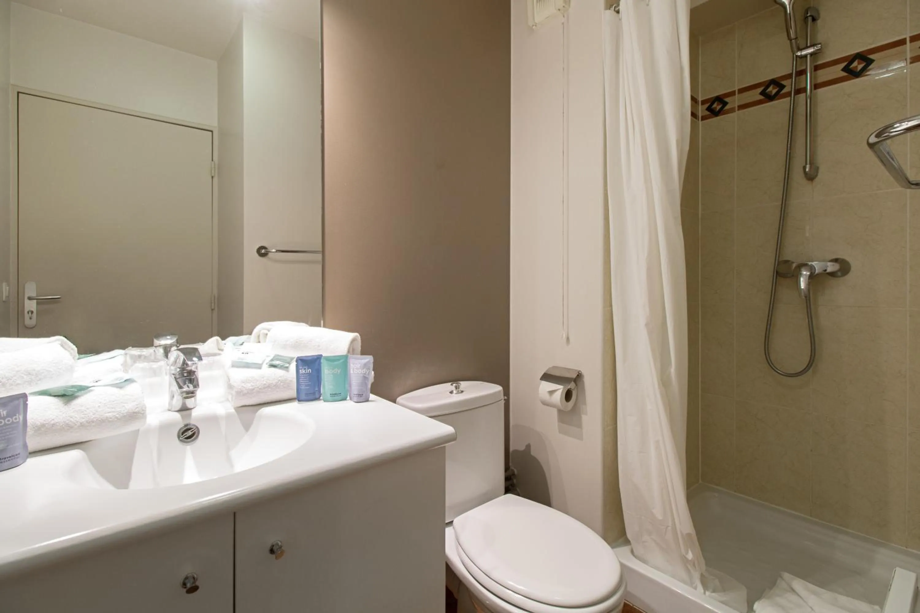 Bathroom in Appart’City Confort Paris Villejuif