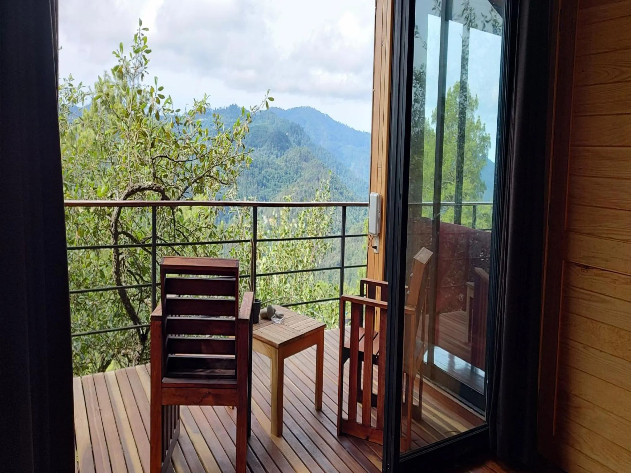 Alto de la Sierra by Rotamundos