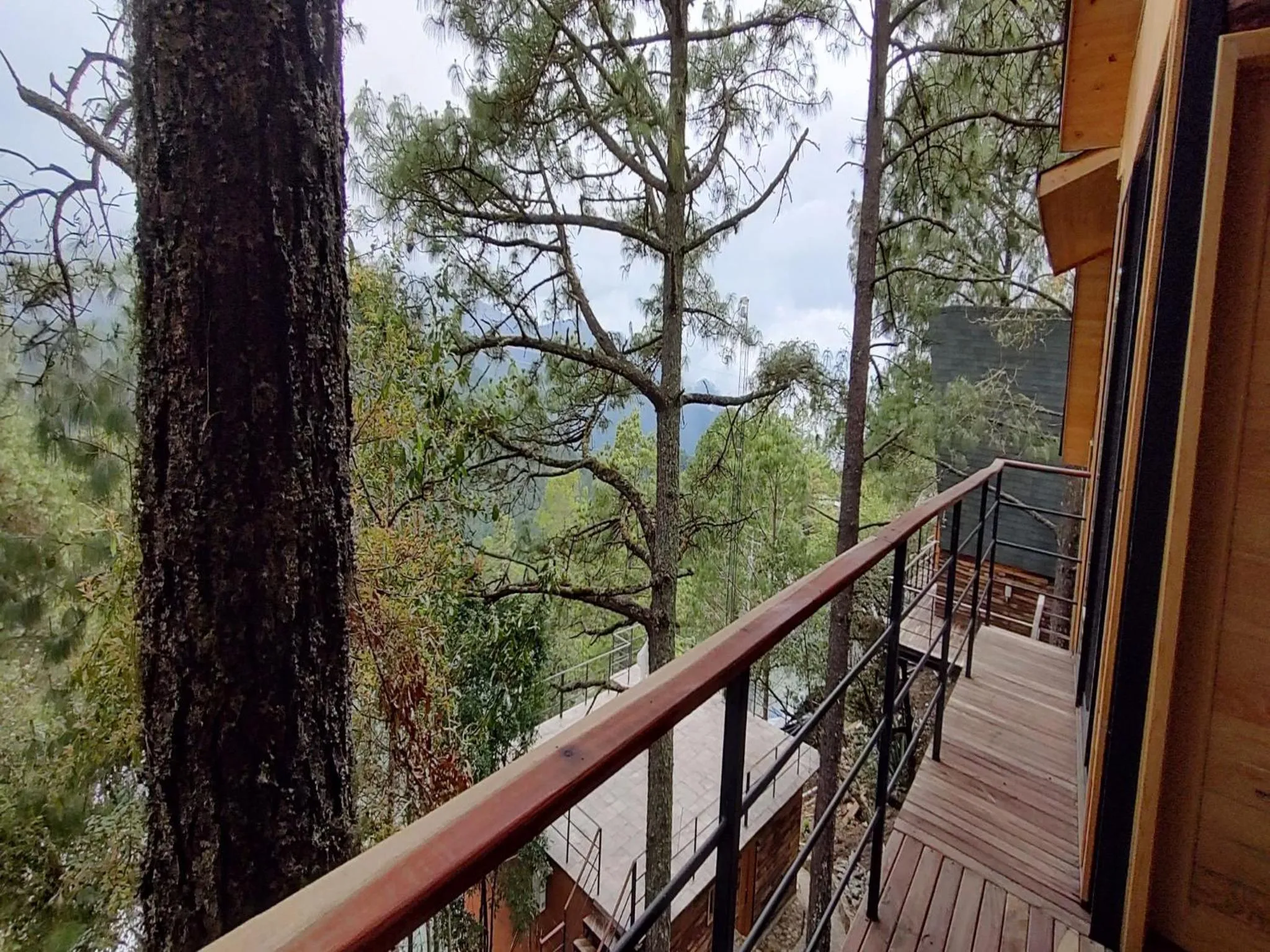 Alto de la Sierra by Rotamundos