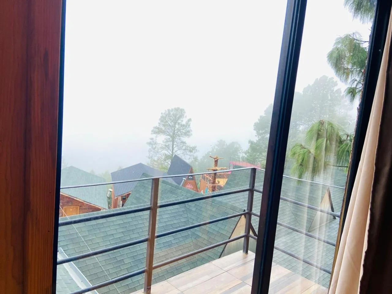 Alto de la Sierra by Rotamundos