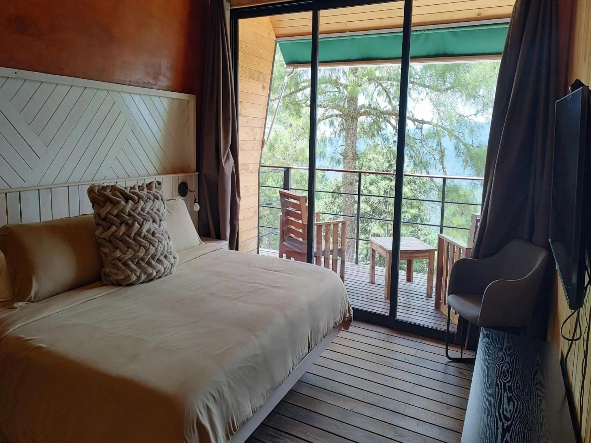 Alto de la Sierra by Rotamundos