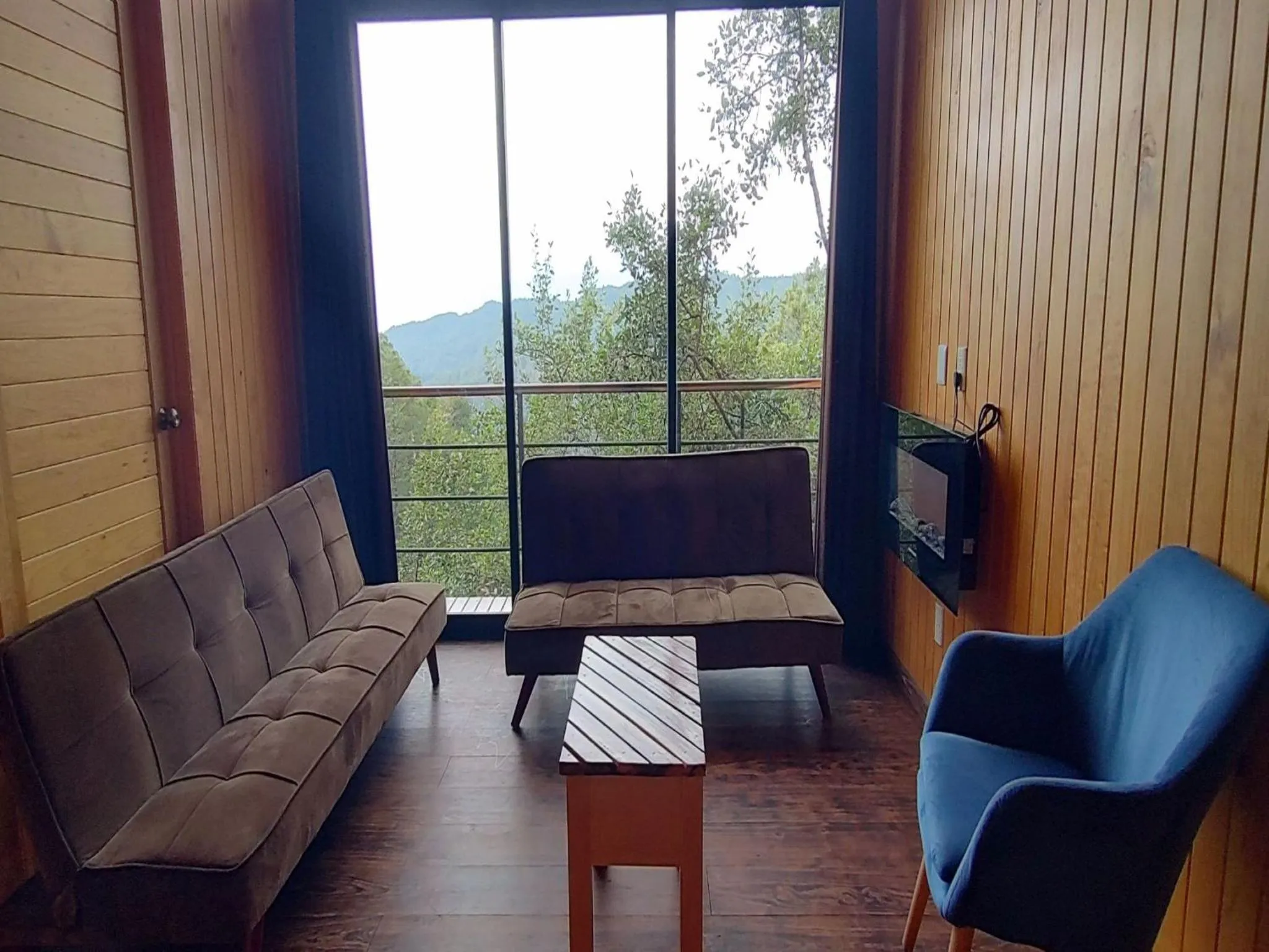 Alto de la Sierra by Rotamundos