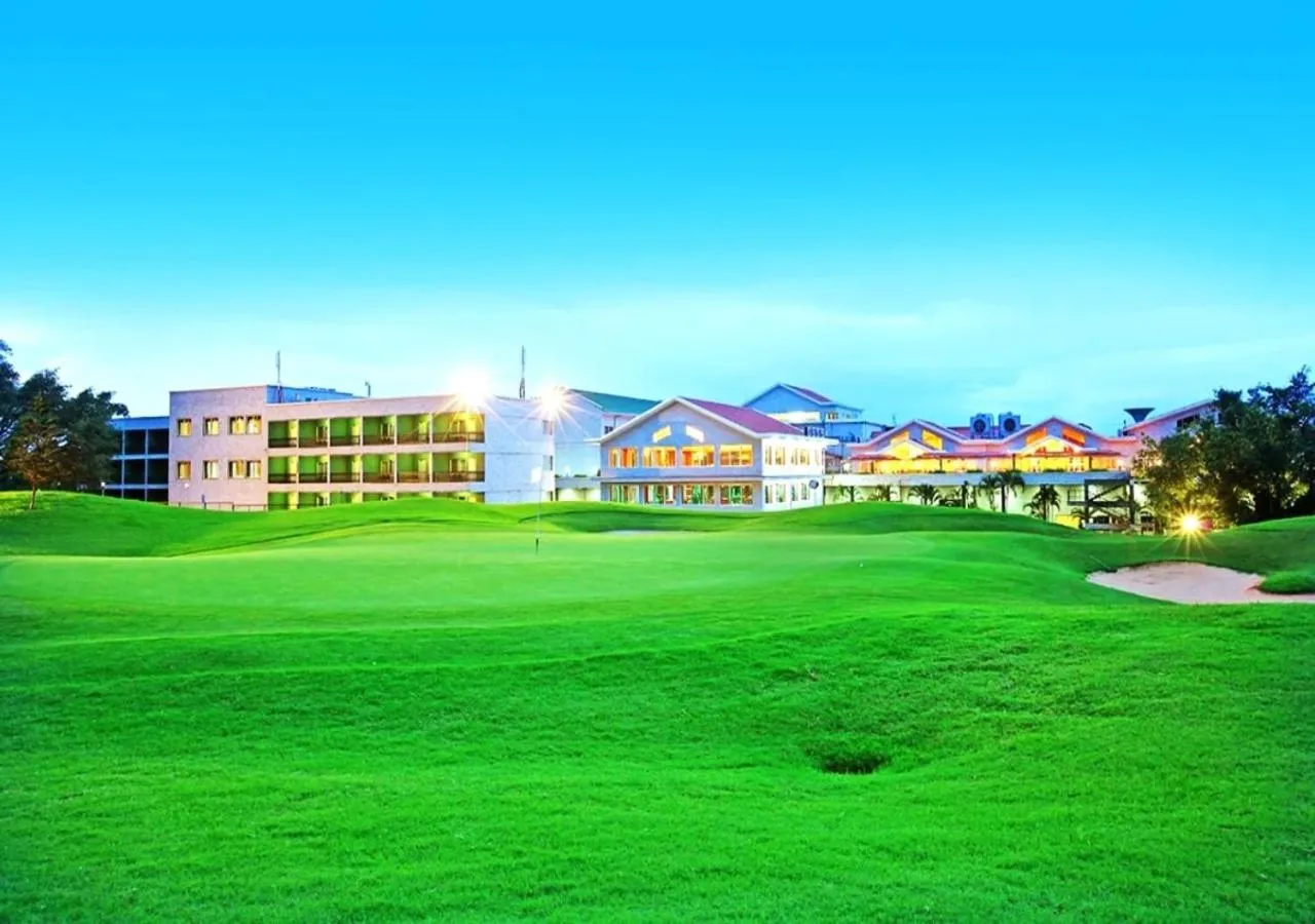 Property building in Eagleton The Golf Resort