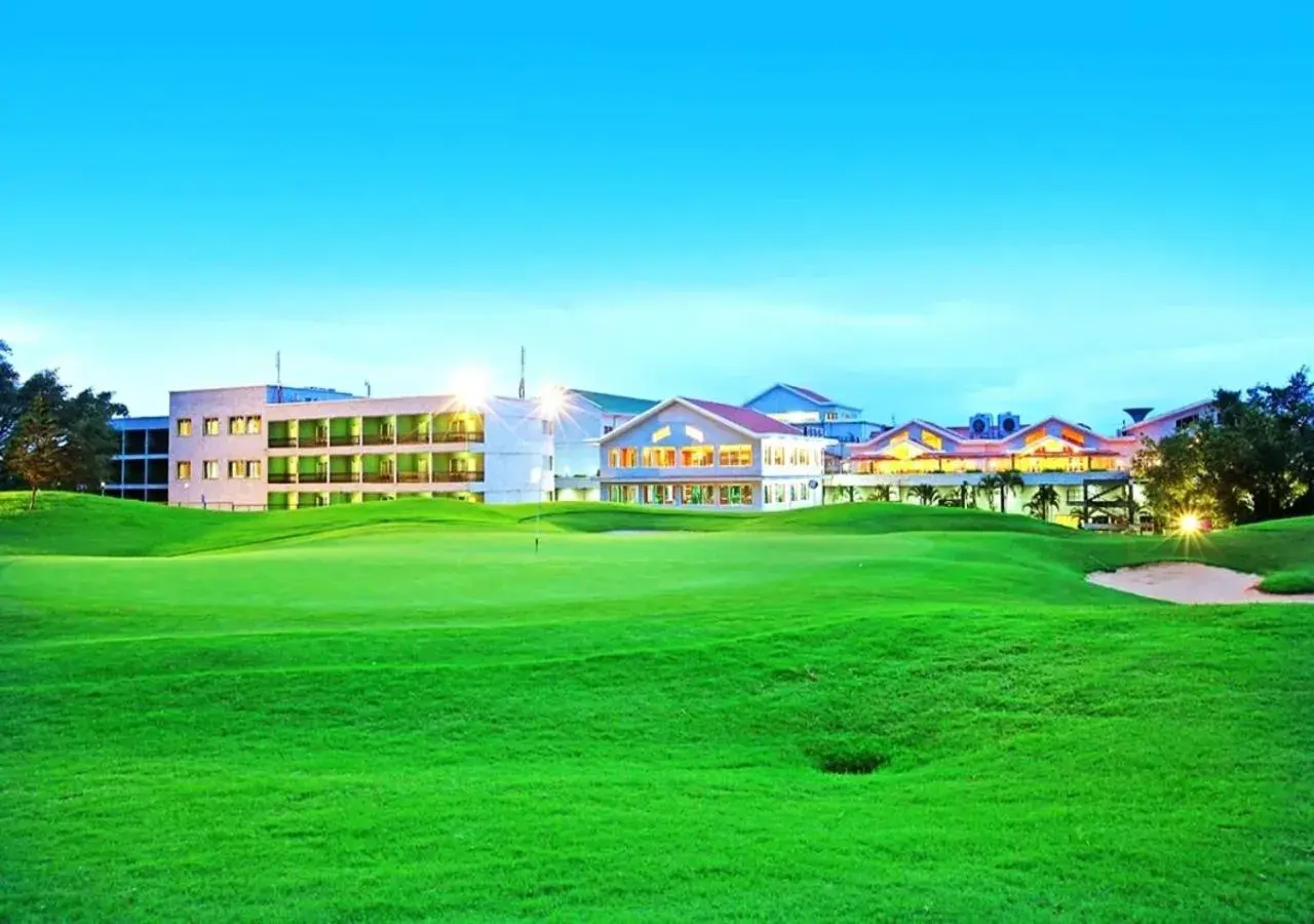 Property building in Eagleton The Golf Resort Property building in Eagleton The Golf Resort