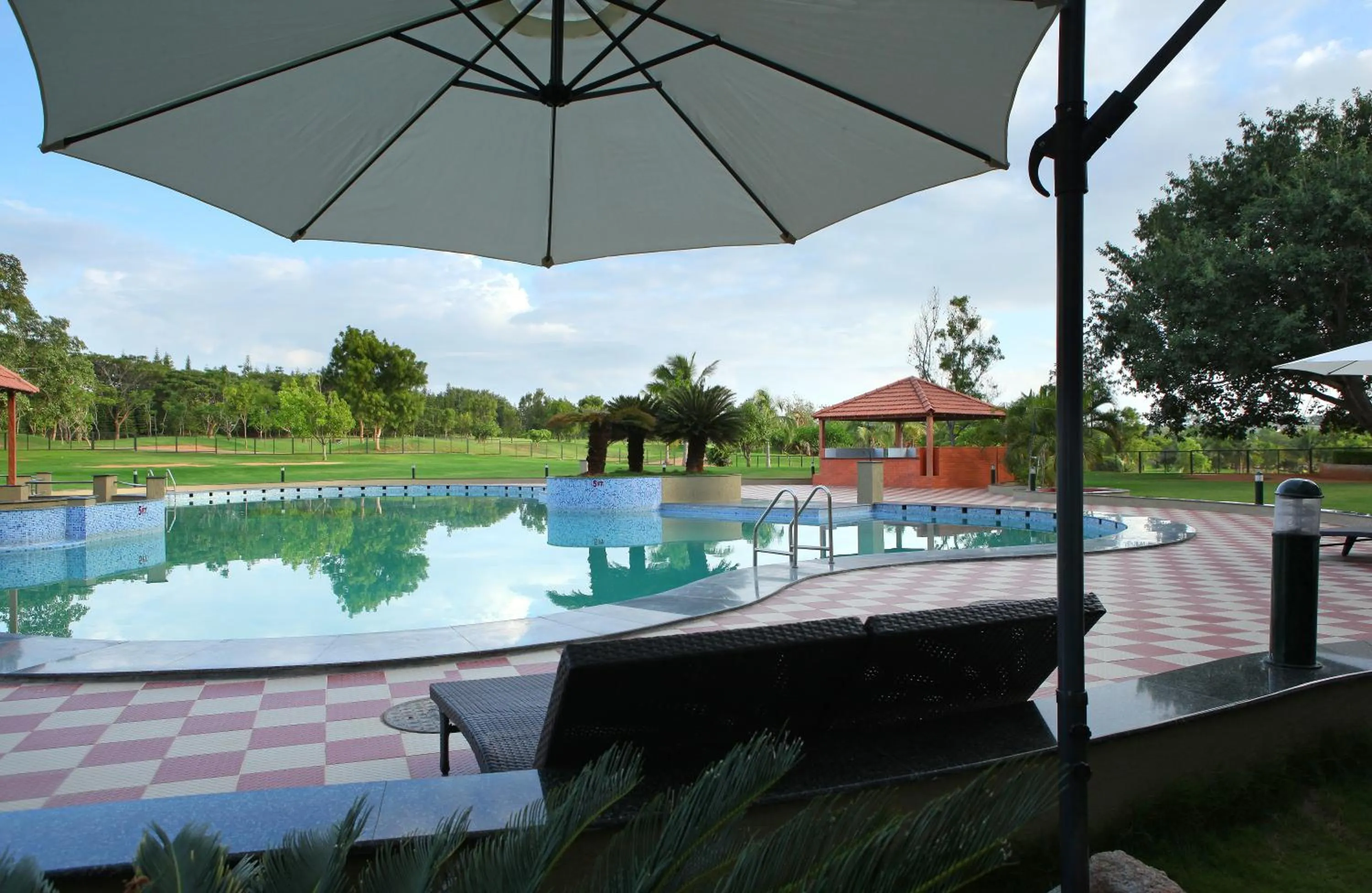 Swimming pool in Eagleton The Golf Resort