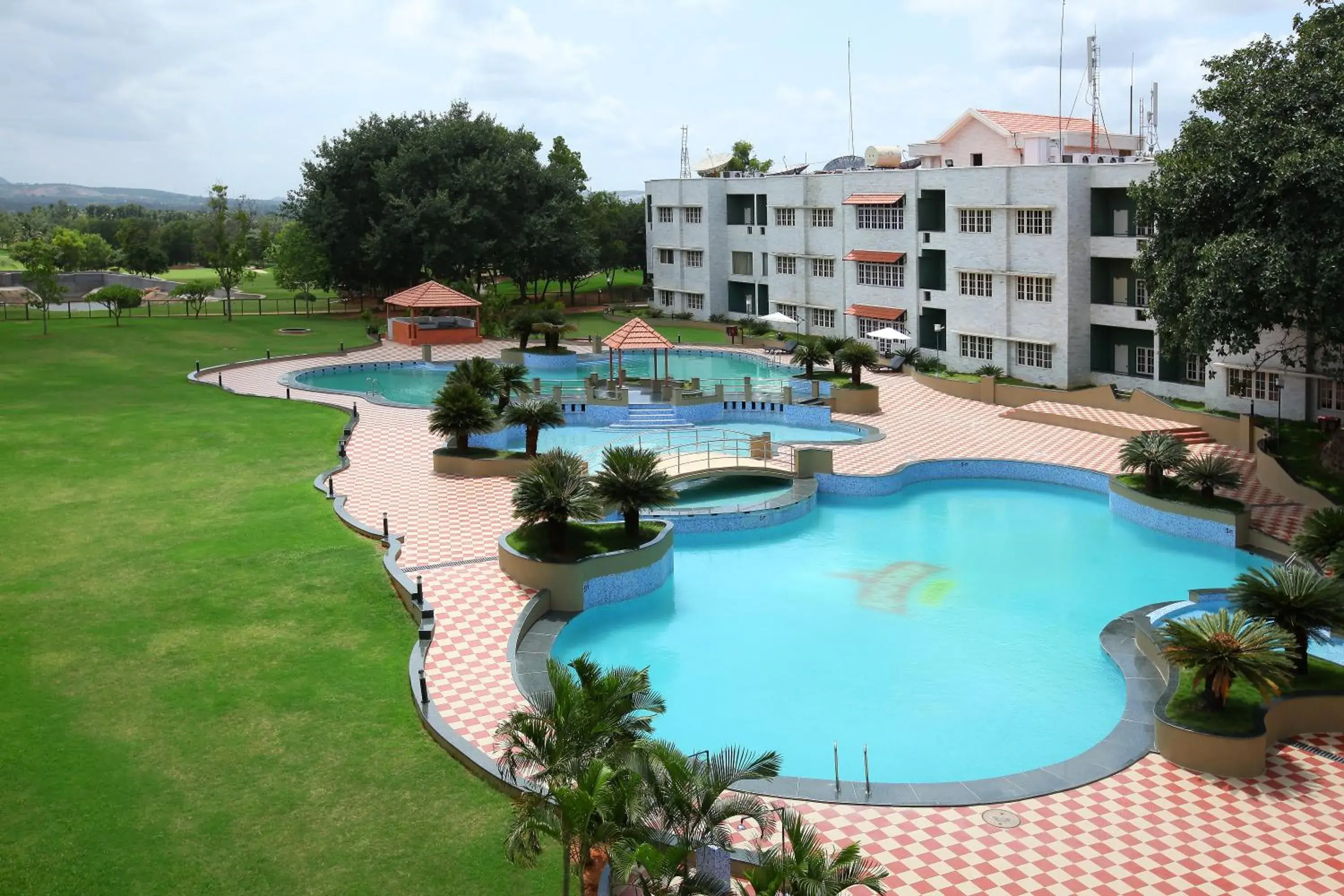 Swimming pool in Eagleton The Golf Resort Swimming pool in Eagleton The Golf Resort